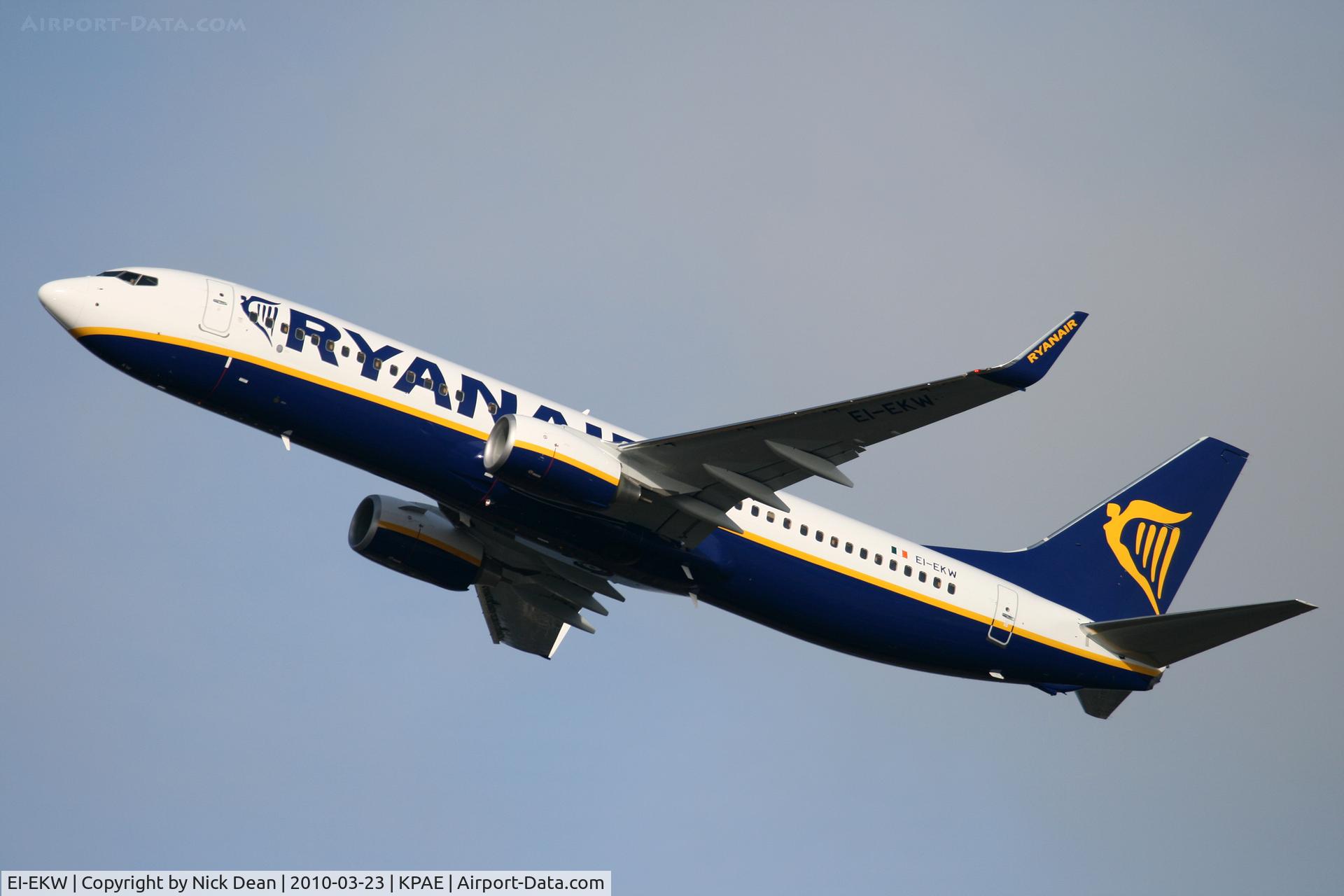 EI-EKW, 2010 Boeing 737-8AS C/N 38506, KPAE