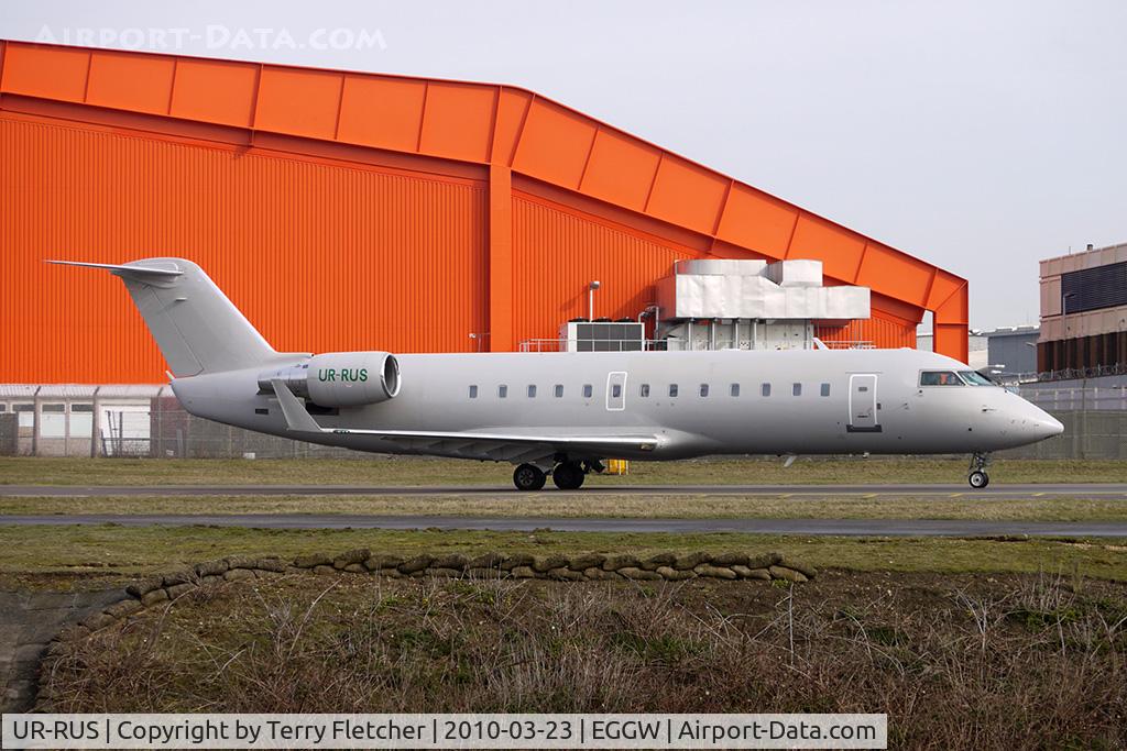 UR-RUS, 2004 Bombardier CRJ-200ER (CL-600-2B19) C/N 7990, Canadair CLJ850 at Luton