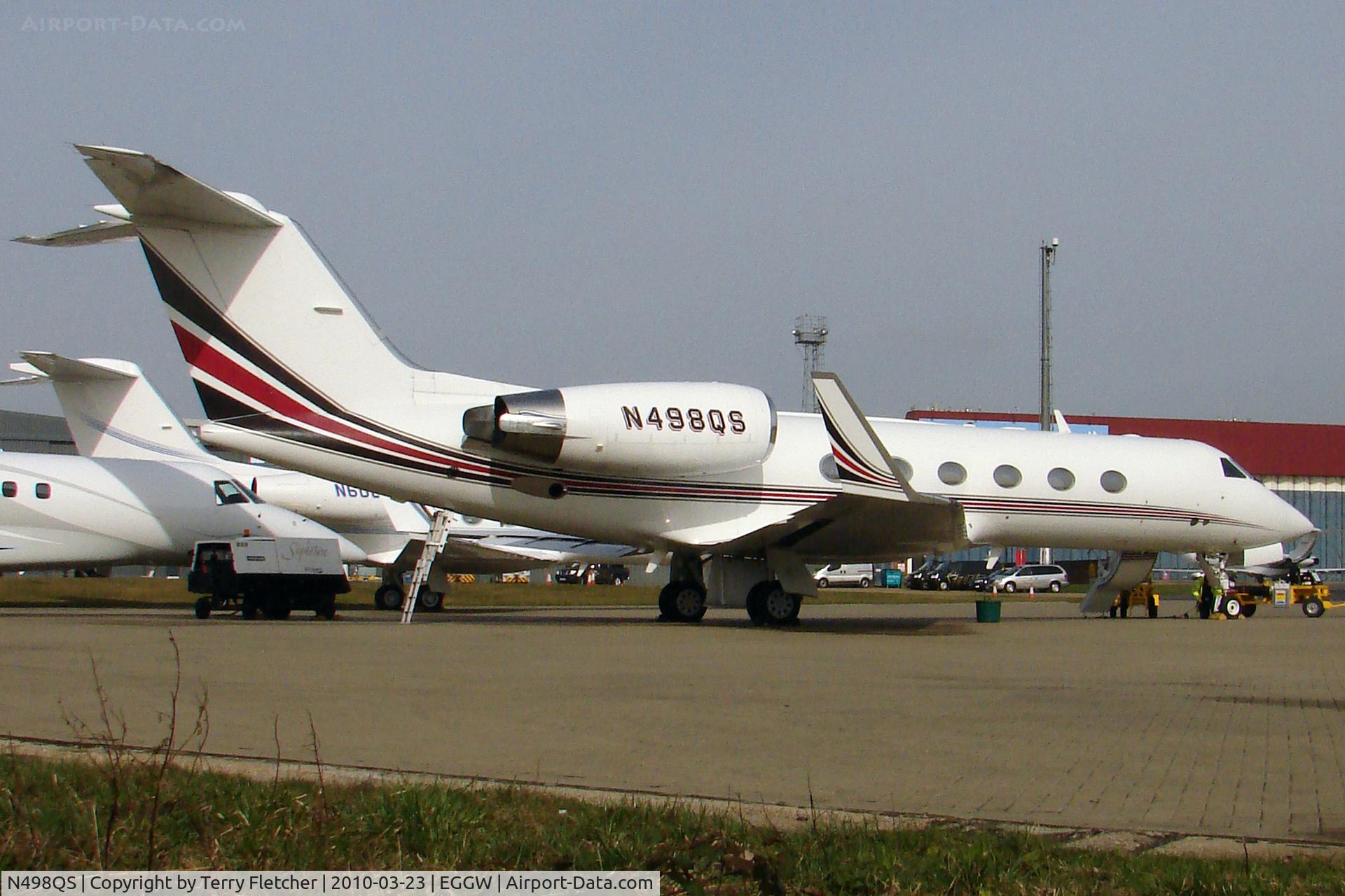 N498QS, 2000 Gulfstream Aerospace G-IV C/N 1398, Gulfstream G1159C at Luton Stand 16