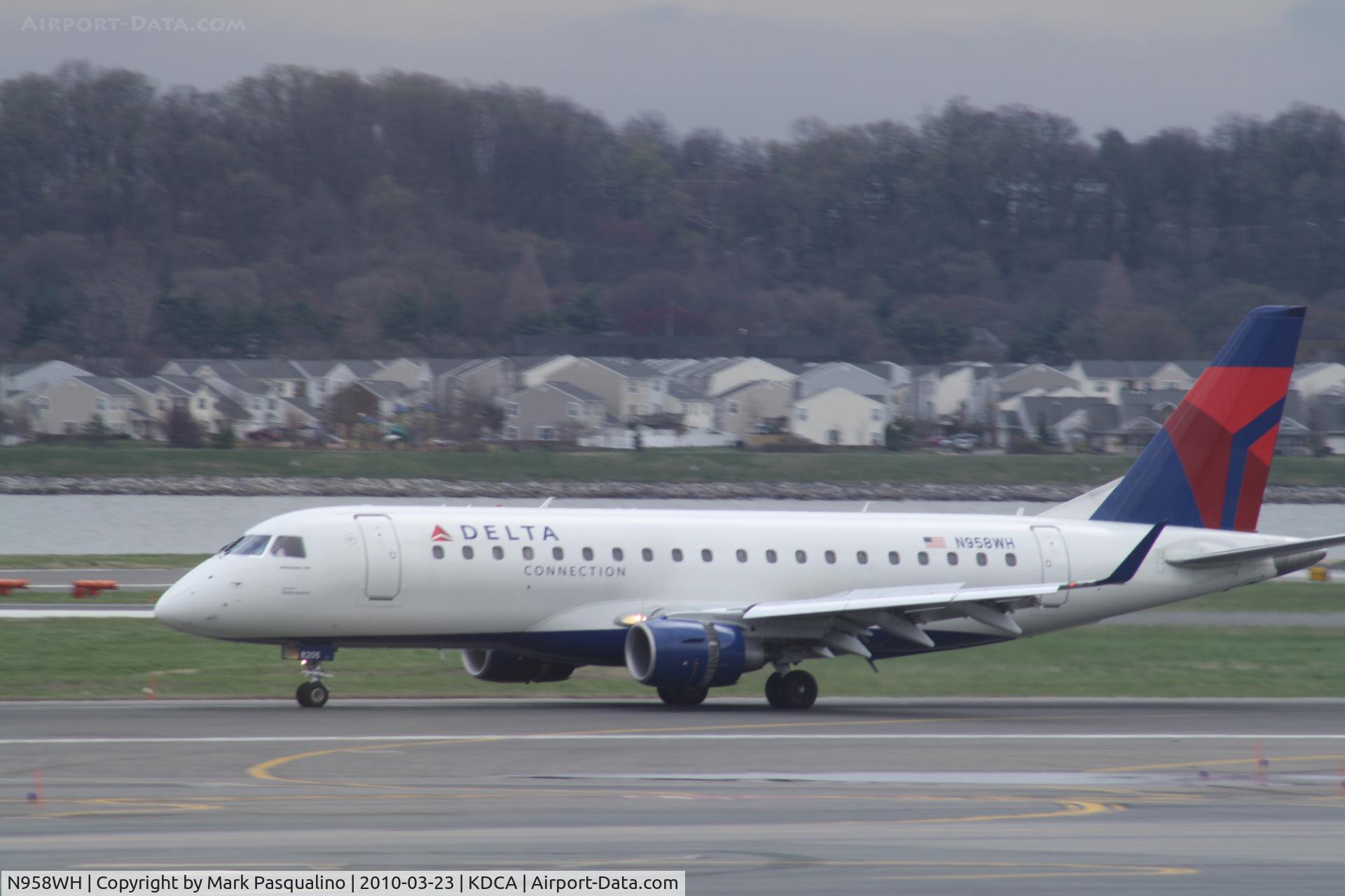 N958WH, 2008 Embraer 175LR (ERJ-170-200LR) C/N 17000248, ERJ 170-200 LR