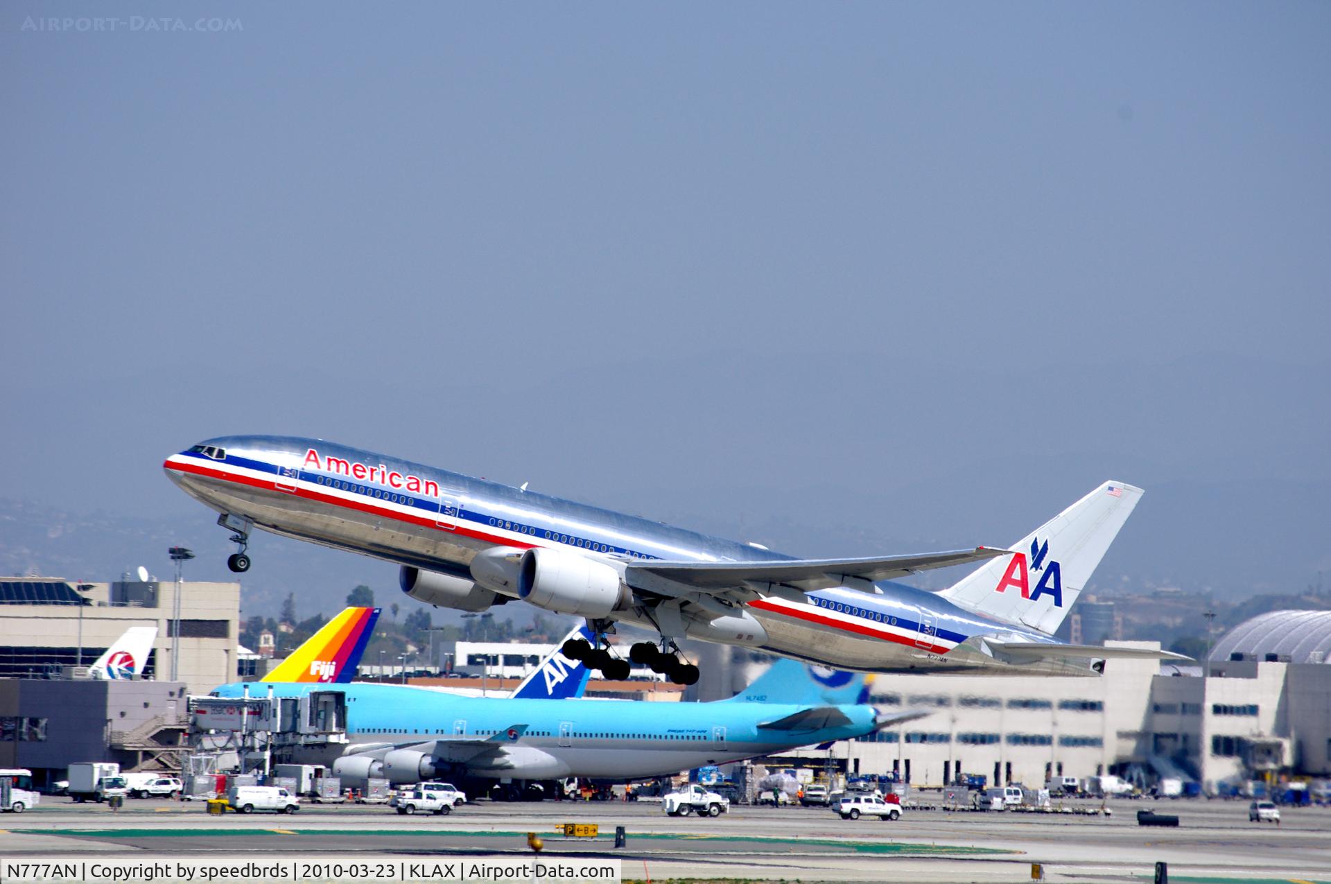 N777AN, 1999 Boeing 777-223 C/N 29585, American Airlines 777-223
