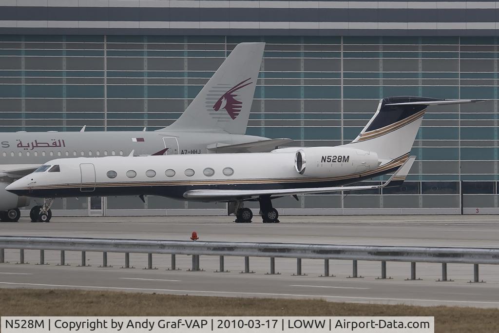 N528M, 2005 Gulfstream Aerospace GV-SP (G550) C/N 5072, Gulfstream 5