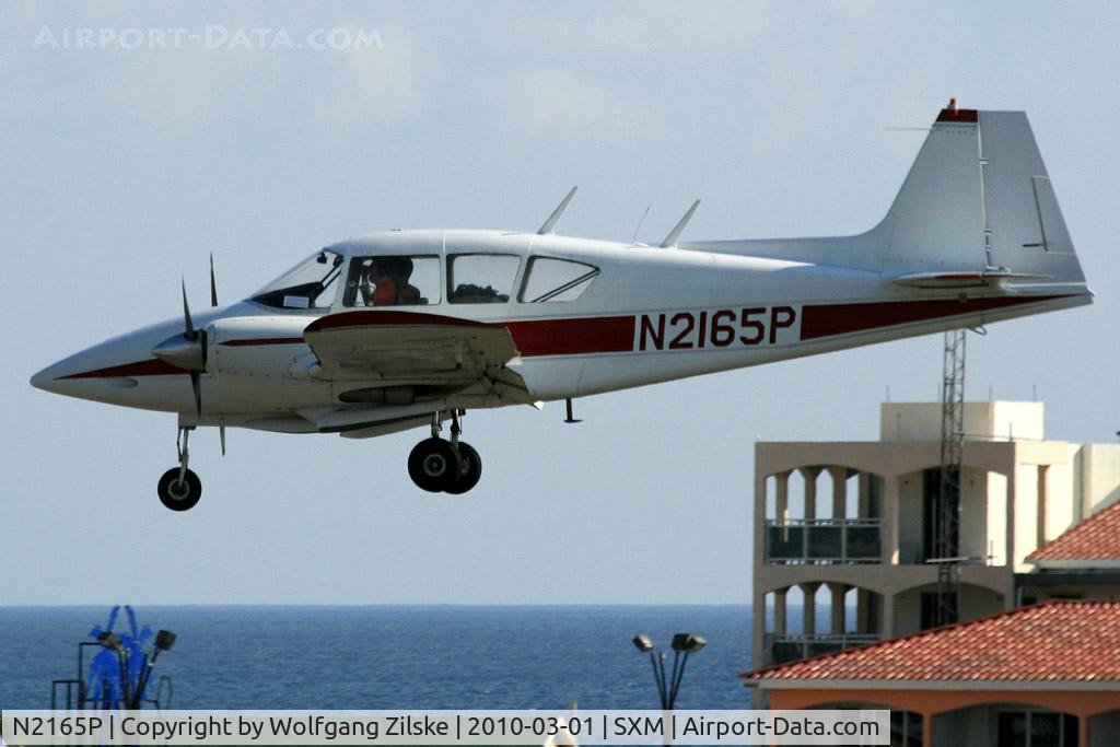 N2165P, 1956 Piper PA-23-150 Apache C/N 23-770, visitor