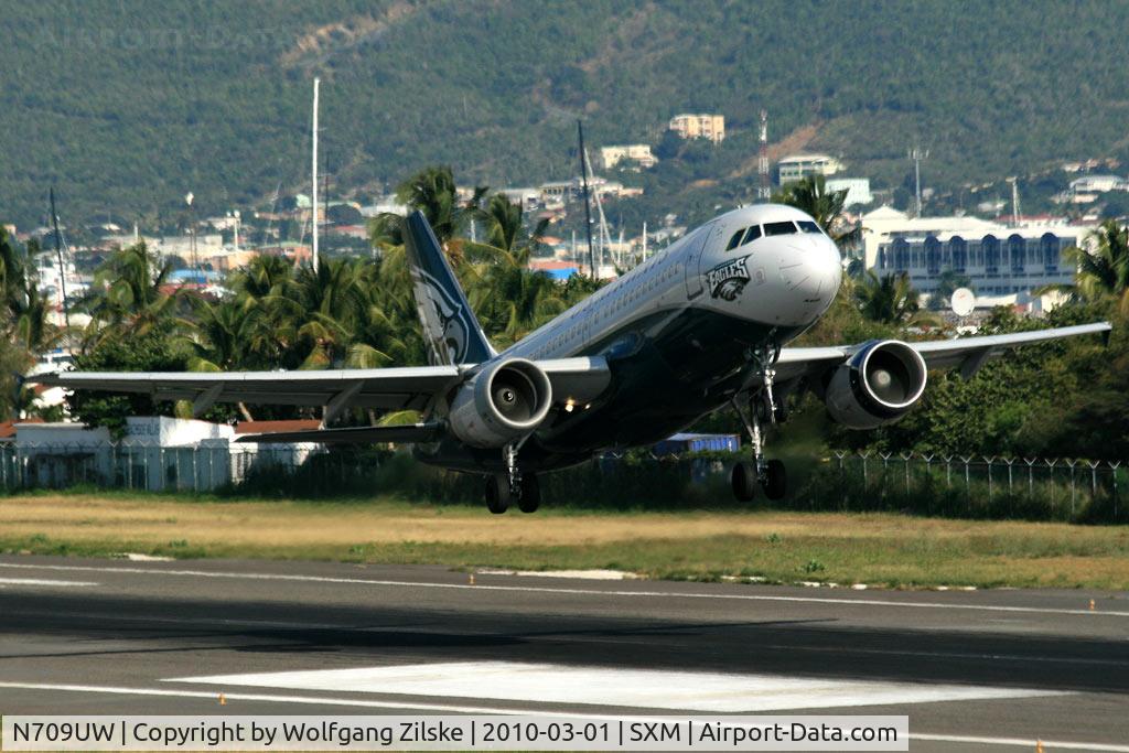 N709UW, 1999 Airbus A319-112 C/N 0997, visitor