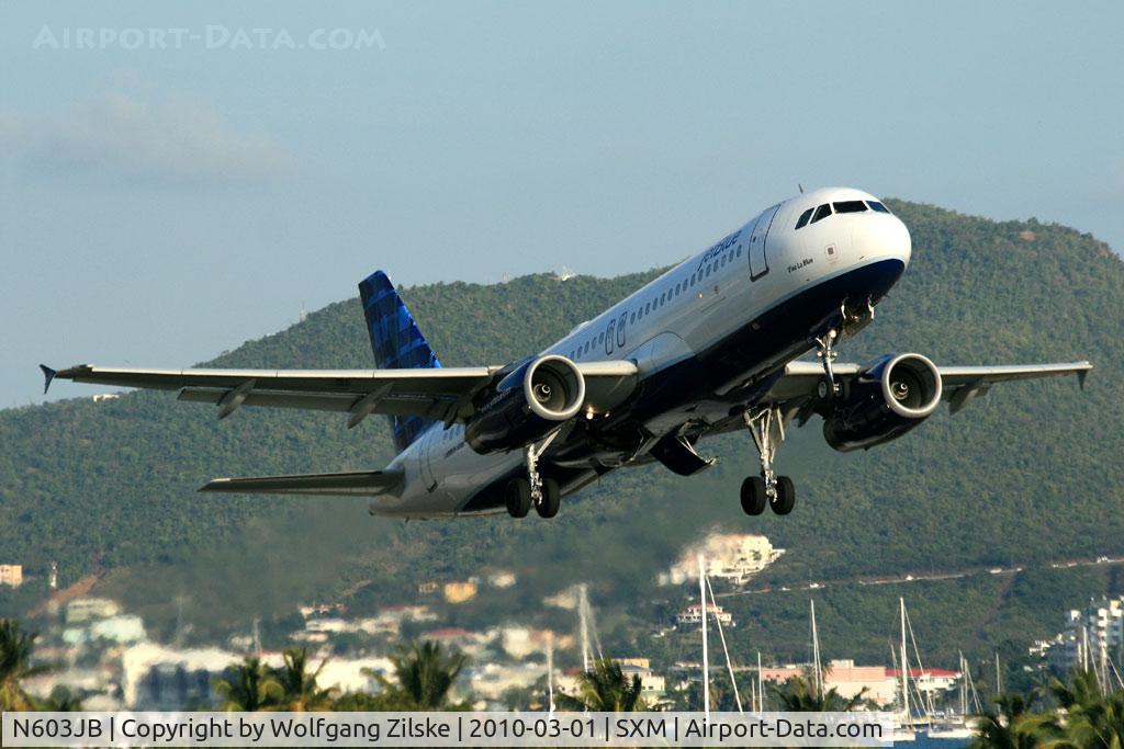 N603JB, 2005 Airbus A320-232 C/N 2352, visitor