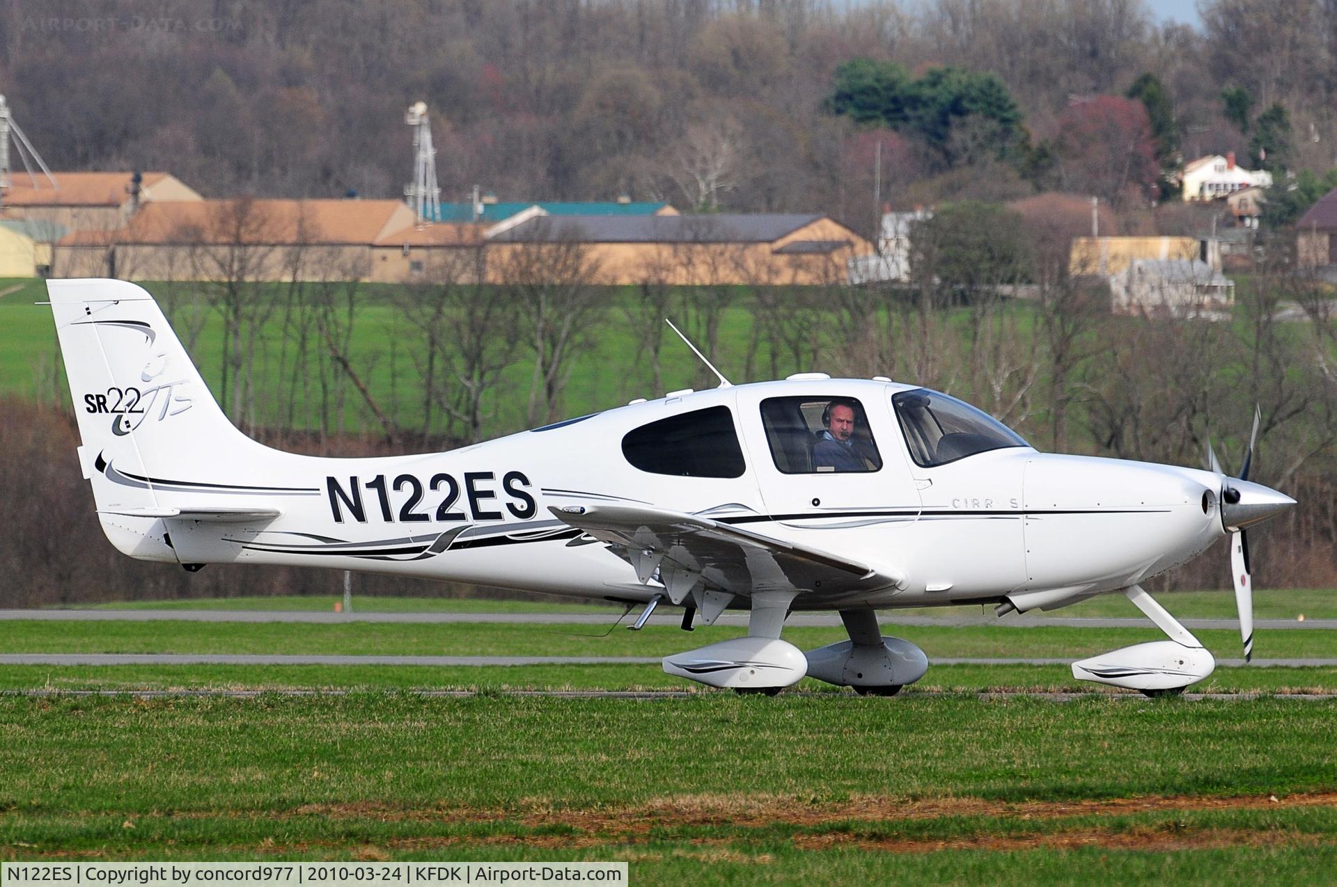 N122ES, 2006 Cirrus SR22 C/N 2008, Seen at KFDK 0n 3/24/2010