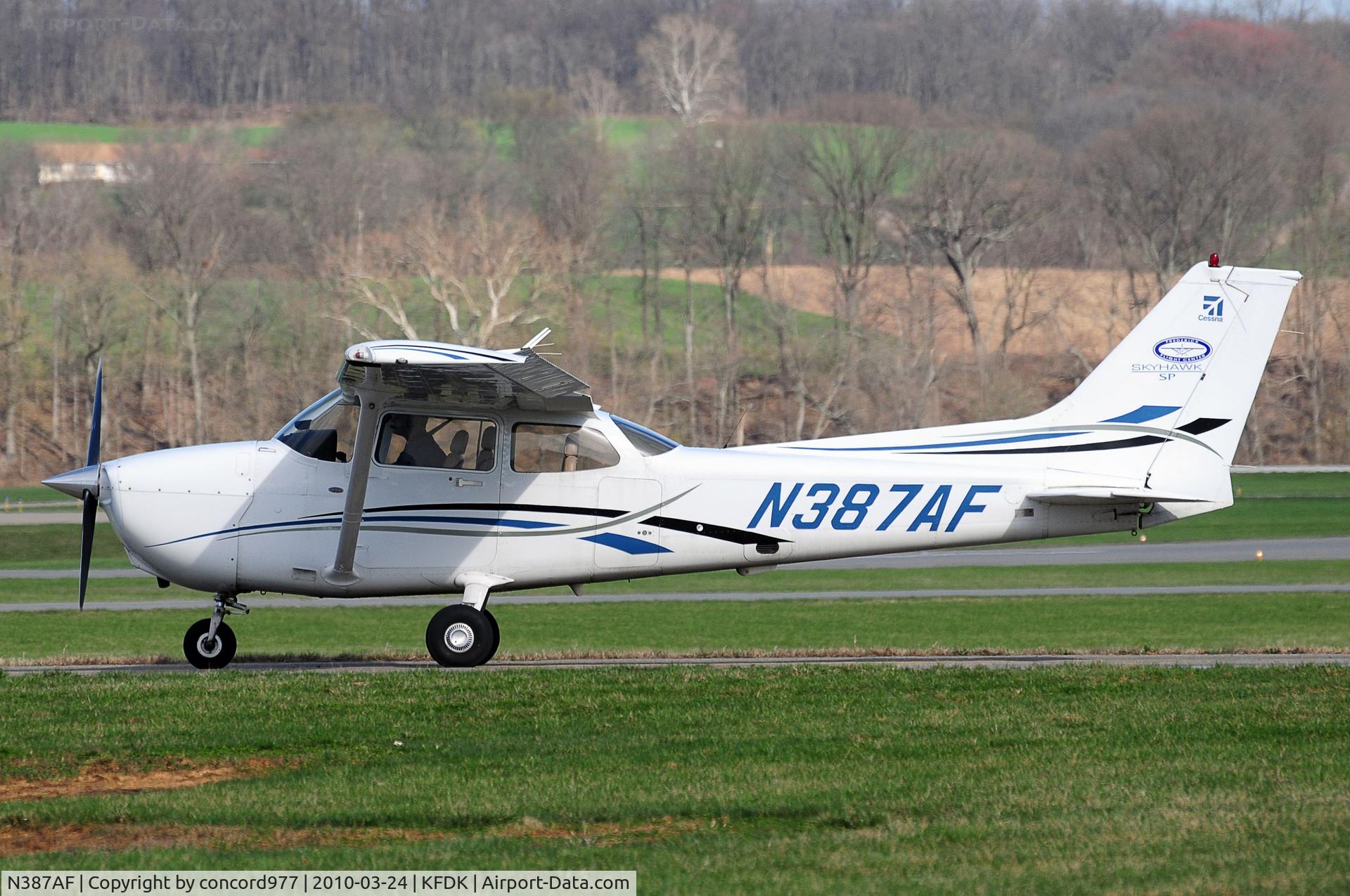 N387AF, 2006 Cessna 172S C/N 172S10387, Seen at KFDK 0n 3/24/2010