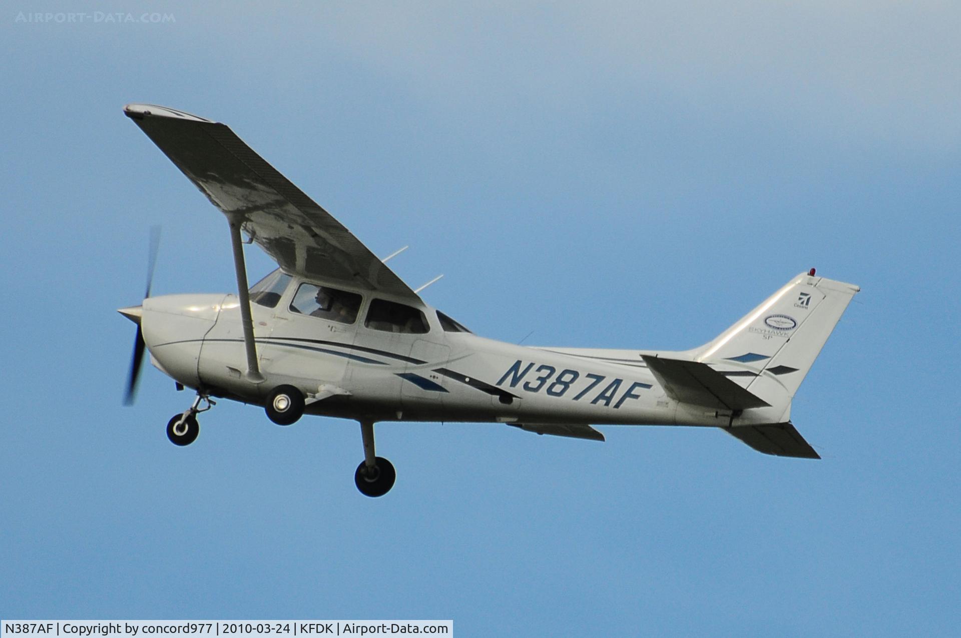 N387AF, 2006 Cessna 172S C/N 172S10387, Seen at KFDK 0n 3/24/2010