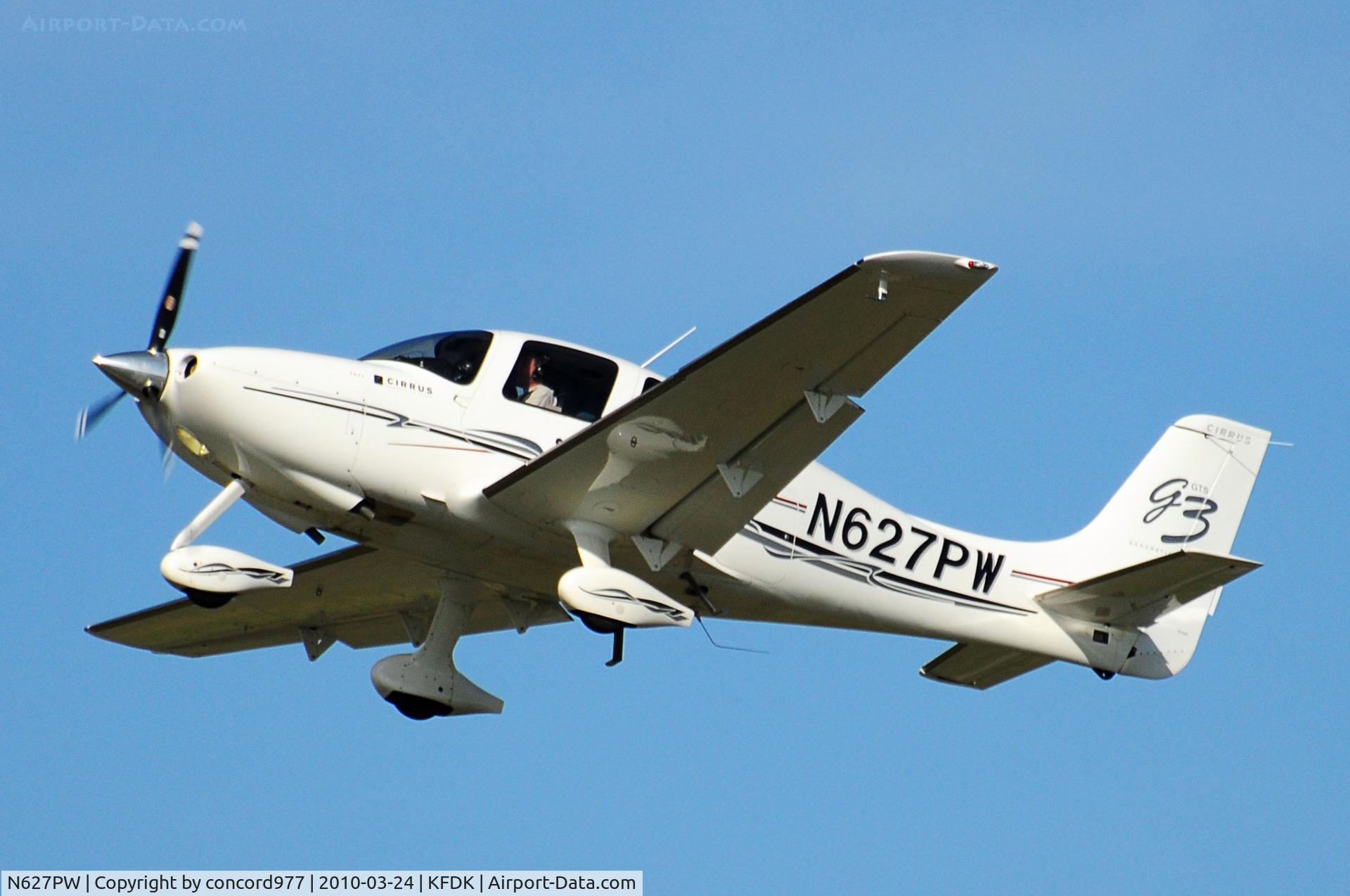 N627PW, 2007 Cirrus SR22 C/N 2793, Seen at KFDK 0n 3/24/2010