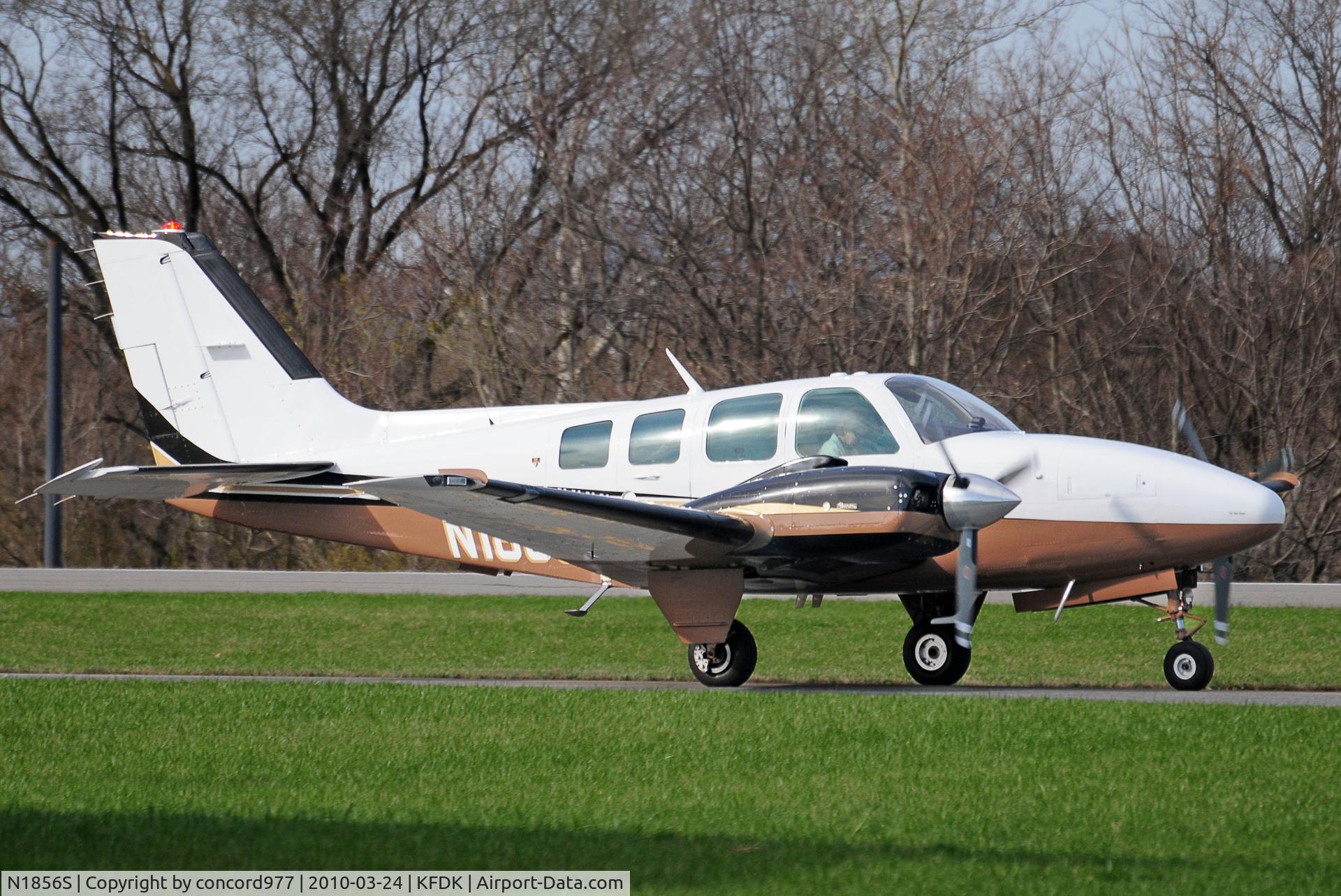 N1856S, 1981 Beech 58 Baron C/N TH-1300, Seen at KFDK 0n 3/24/2010.  Aircraft crashed on 4/27/2010 near Hazard, KY en route from KFDK to KOLV.
