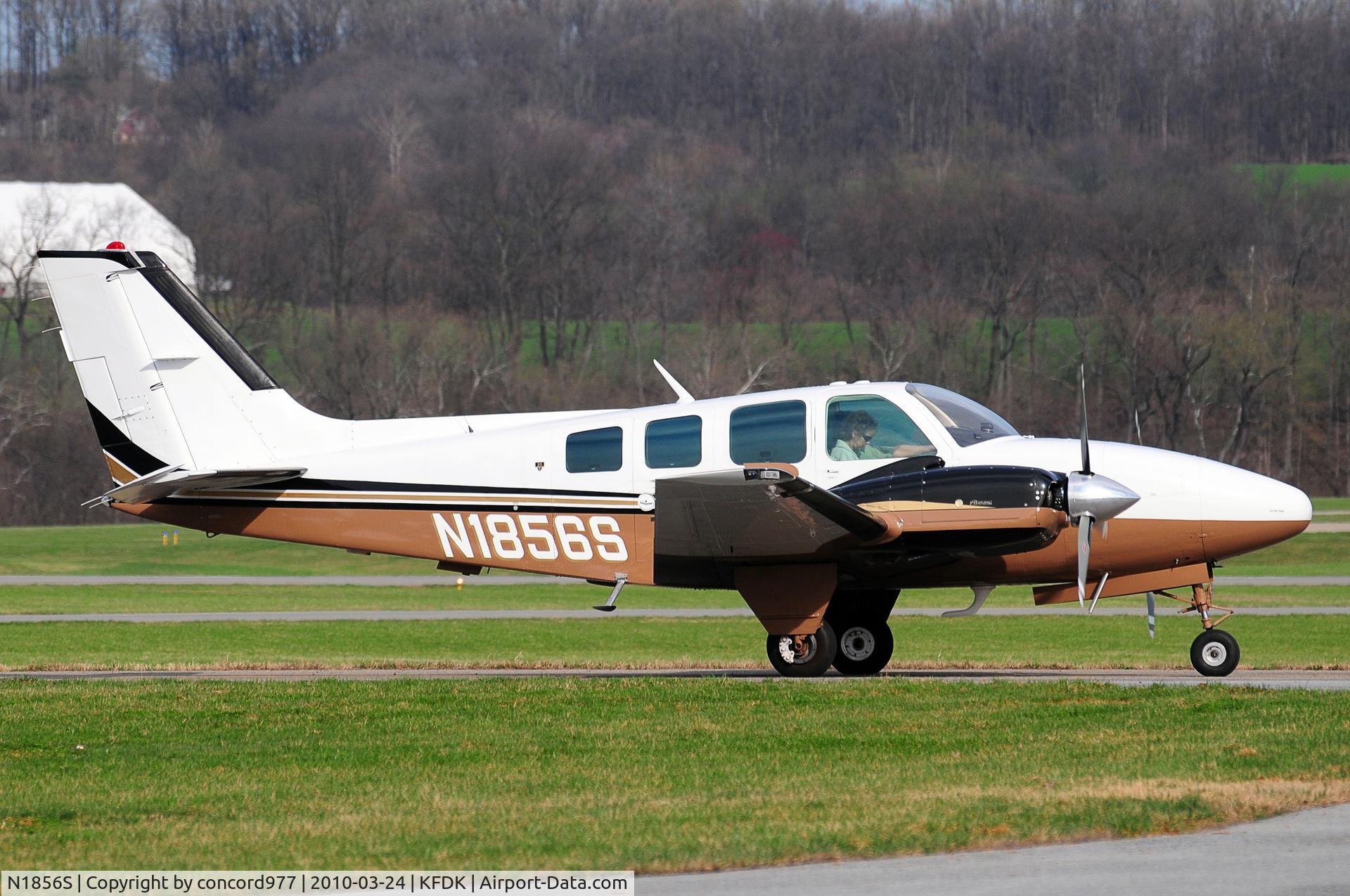 N1856S, 1981 Beech 58 Baron C/N TH-1300, Seen at KFDK 0n 3/24/2010.  Aircraft crashed on 4/27/2010 near Hazard, KY en route from KFDK to KOLV.