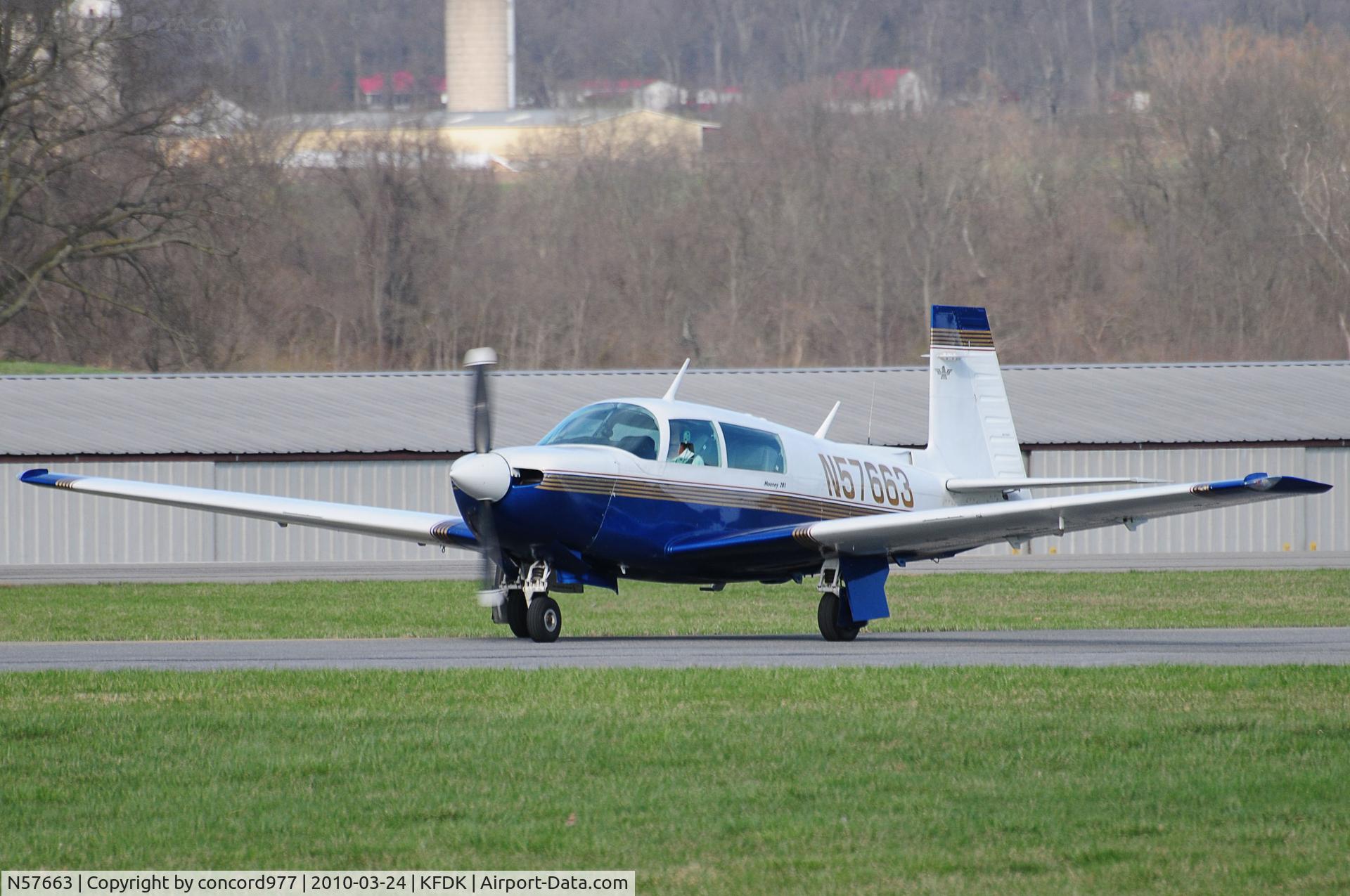 N57663, 1984 Mooney M20J 201 C/N 24-1489, Seen at KFDK 0n 3/24/2010