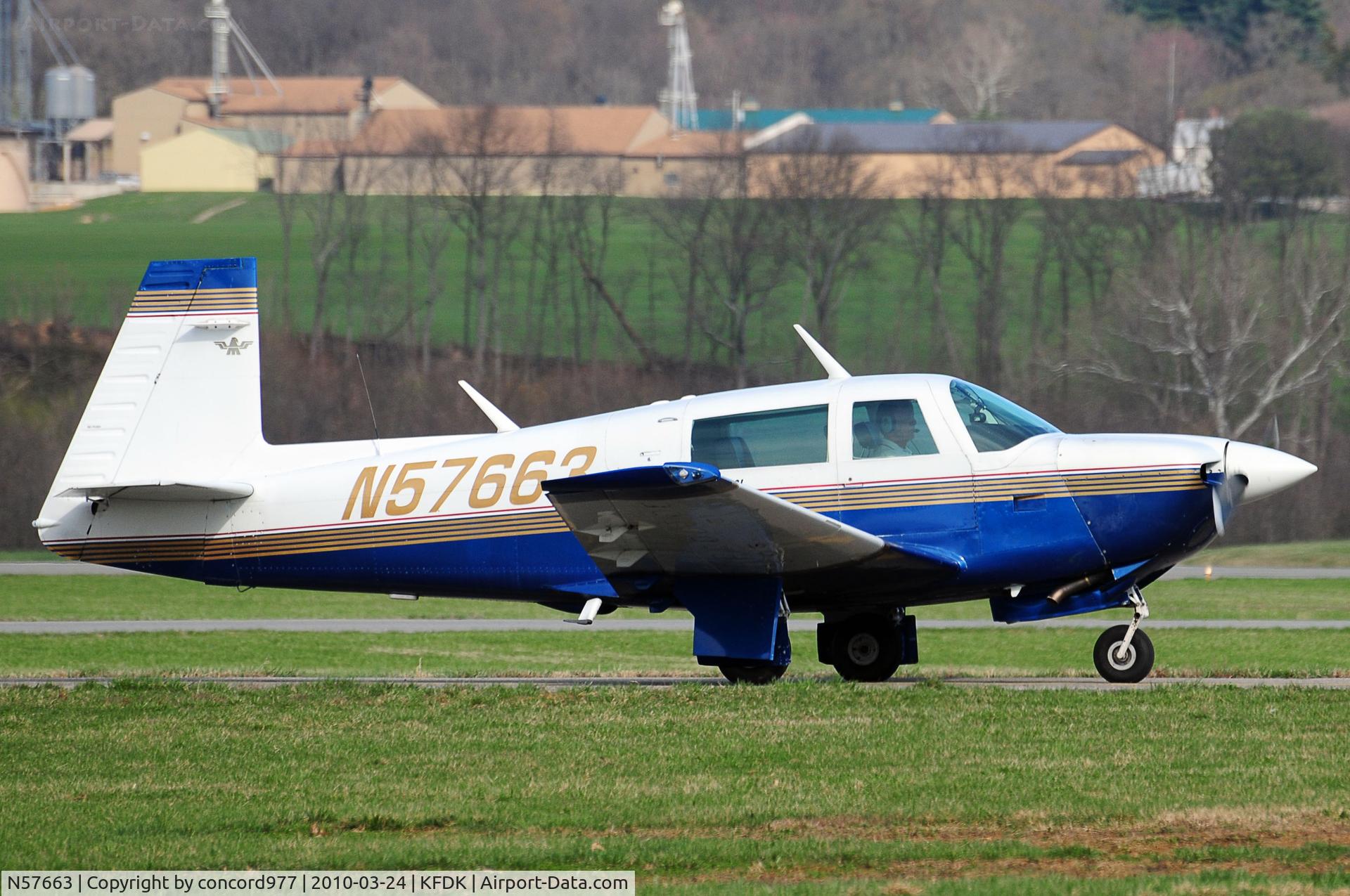N57663, 1984 Mooney M20J 201 C/N 24-1489, Seen at KFDK 0n 3/24/2010