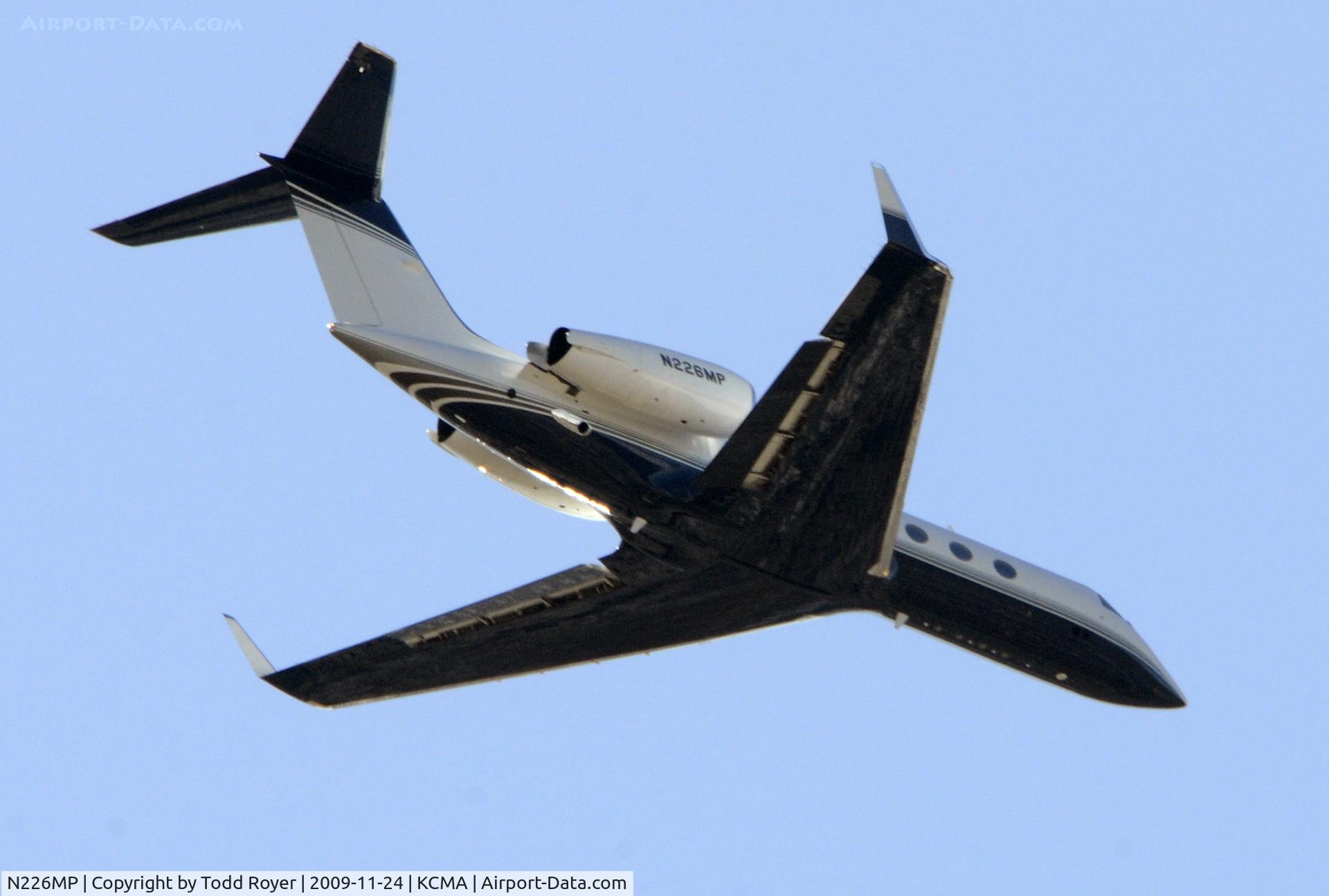 N226MP, 1996 Gulfstream Aerospace G-IV SP C/N 1300, From the backyard