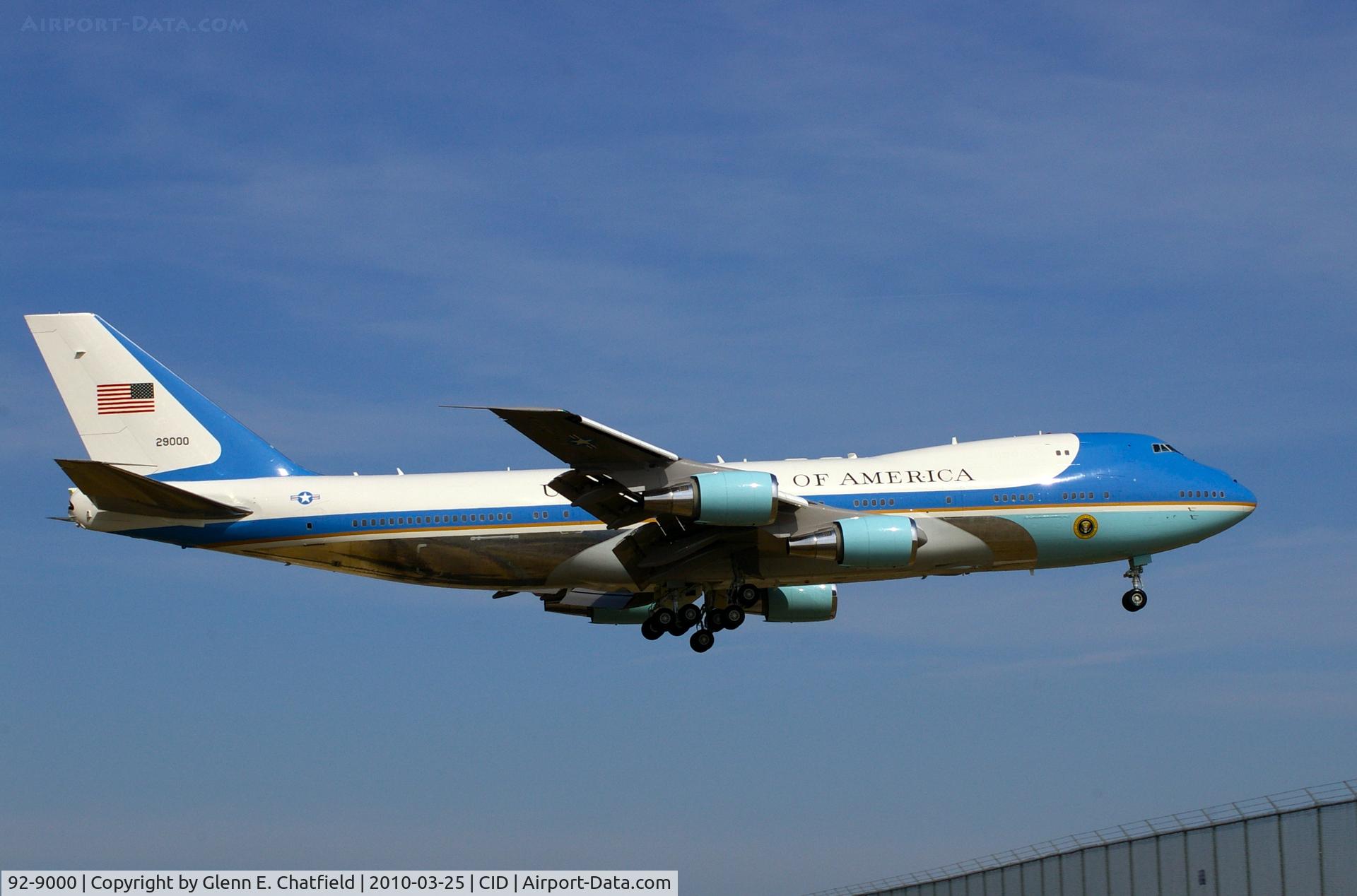 92-9000, 1987 Boeing VC-25A (747-2G4B) C/N 23825, Final approach, runway 9