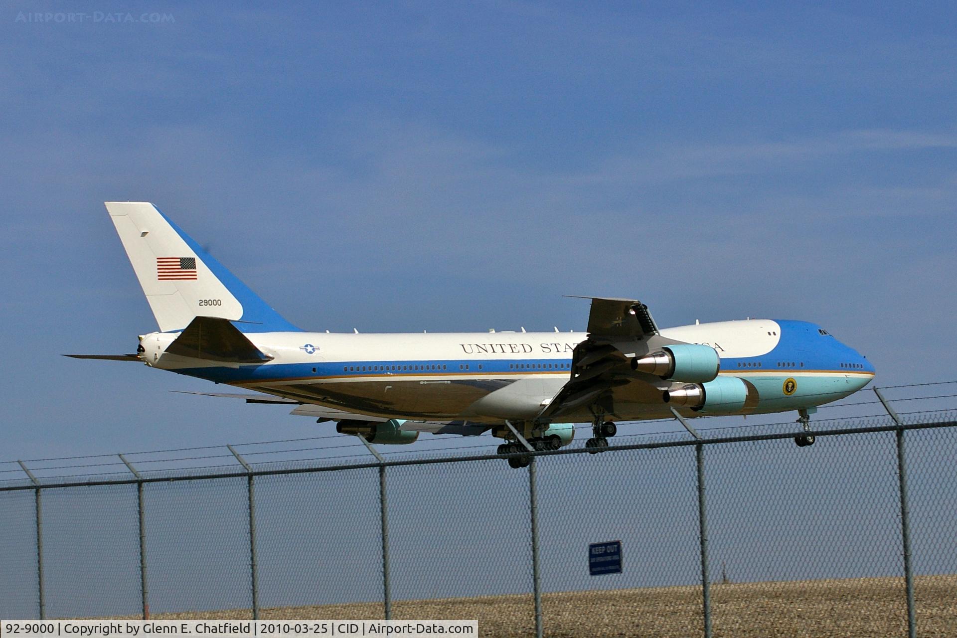 92-9000, 1987 Boeing VC-25A (747-2G4B) C/N 23825, Final approach, runway 9