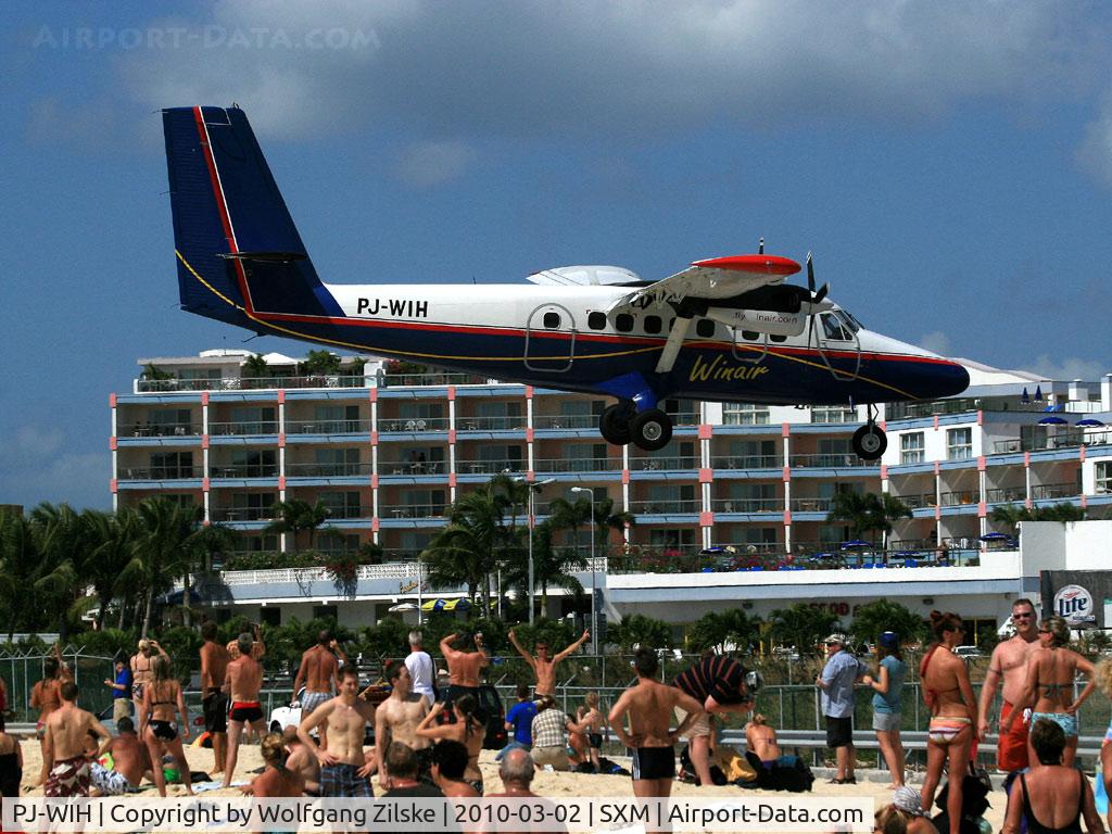 PJ-WIH, 1981 De Havilland Canada DHC-6-300 Twin Otter C/N 766, Over Beach