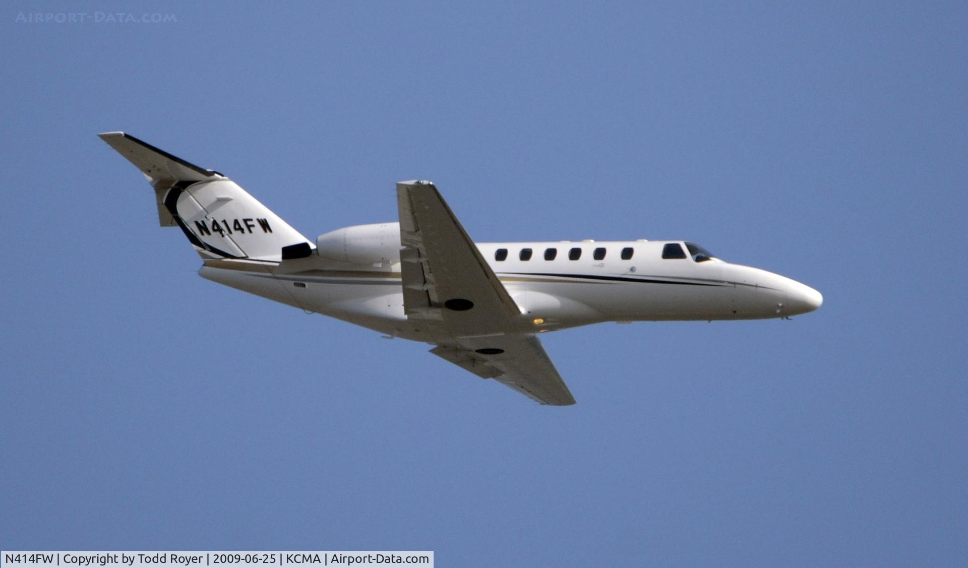 N414FW, 2002 Cessna 525A CitationJet CJ2 C/N 525A0081, From the backyard