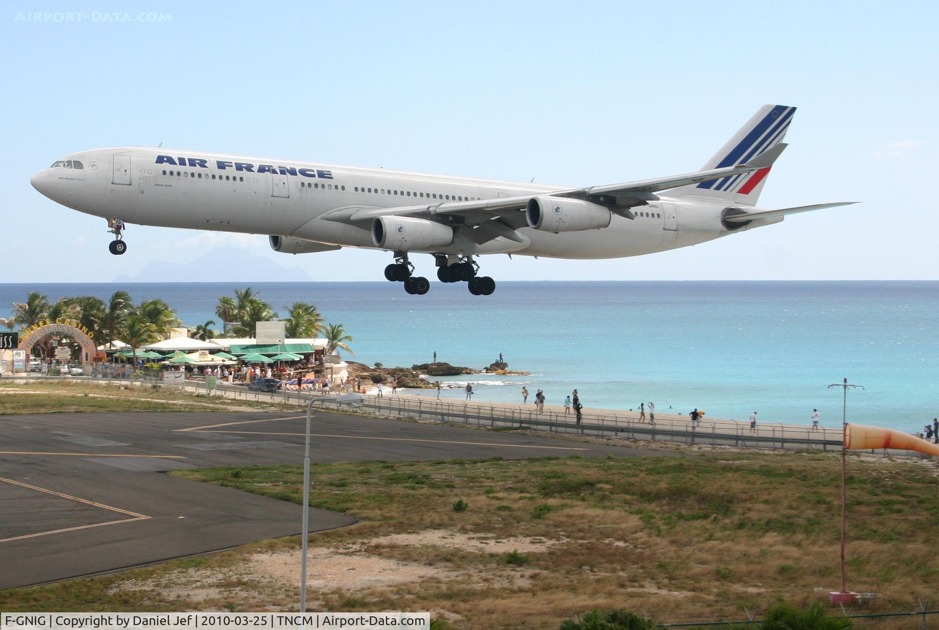 F-GNIG, 1997 Airbus A340-313X C/N 174, Air France F-GNIG over the tresh hold runway 10 TNCM