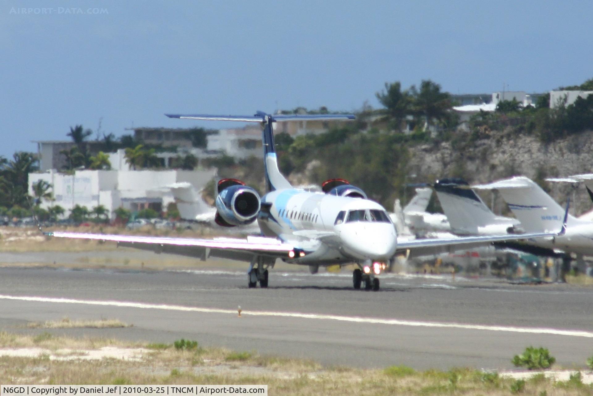 N6GD, 2007 Embraer EMB-135BJ Legacy C/N 14500983, N6GD just landed at TNCM and making use of there stopping power