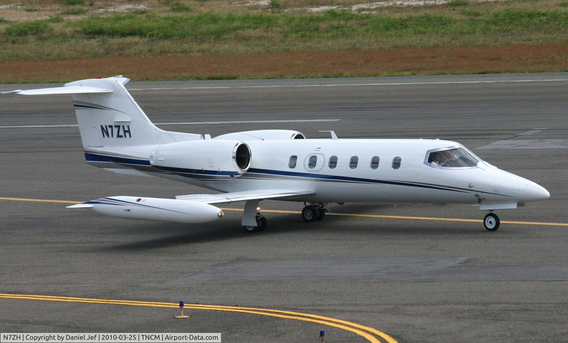 N7ZH, 1980 Gates Learjet 35A C/N 348, N7ZH on a airlift flight out of TNCM. the person you see in the photo is a very nice person to meet!!! safe trip bro.