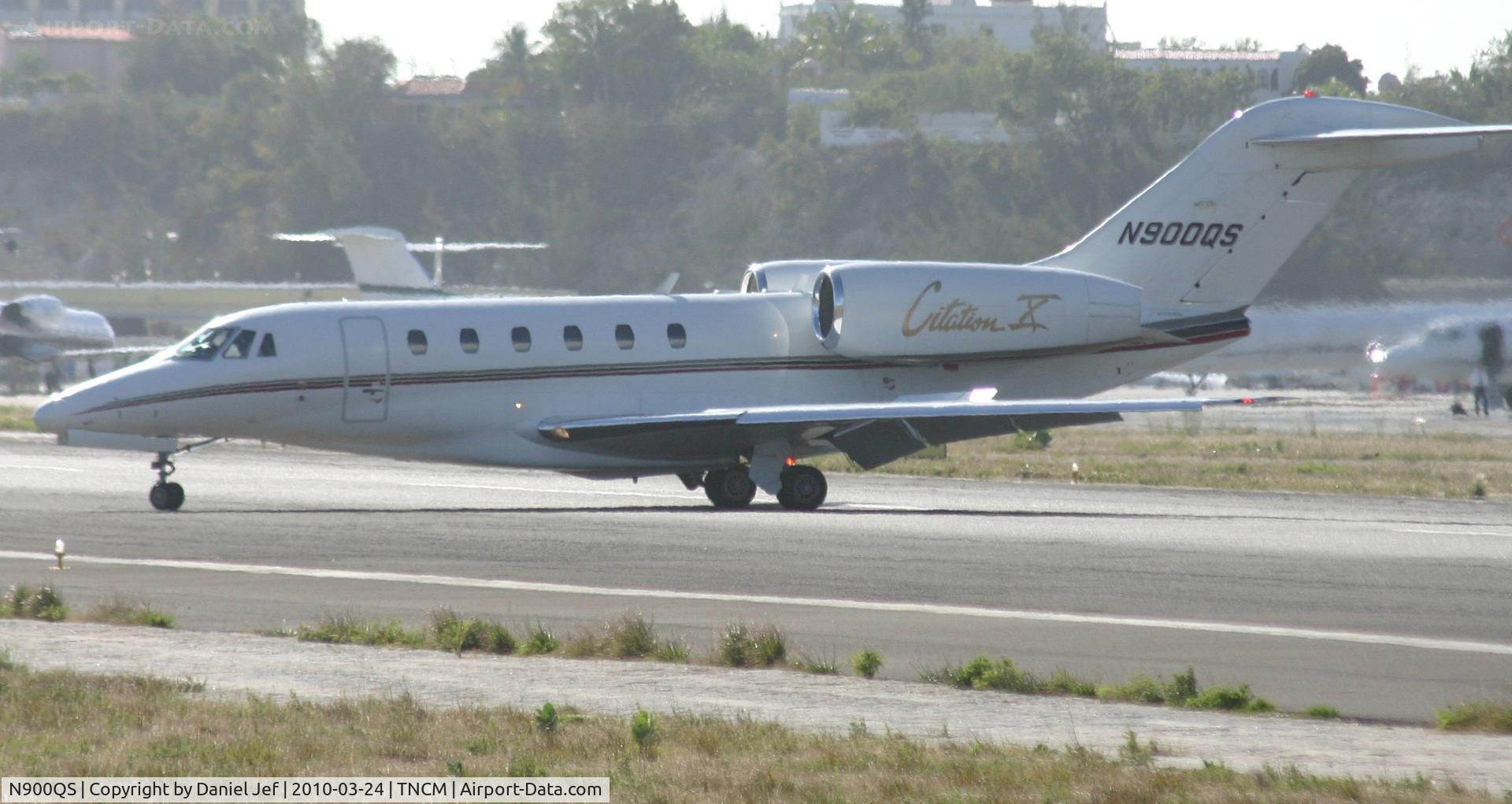 N900QS, 2000 Cessna 750 Citation X Citation X C/N 750-0123, N900QS just landed at TNCM now back tracking the active