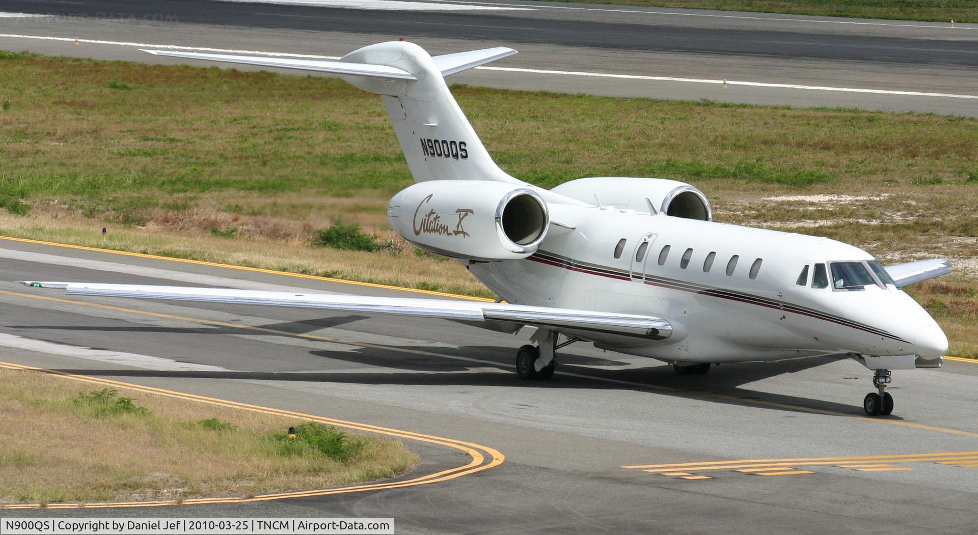 N900QS, 2000 Cessna 750 Citation X Citation X C/N 750-0123, N900QS at the holding point alpha for take off