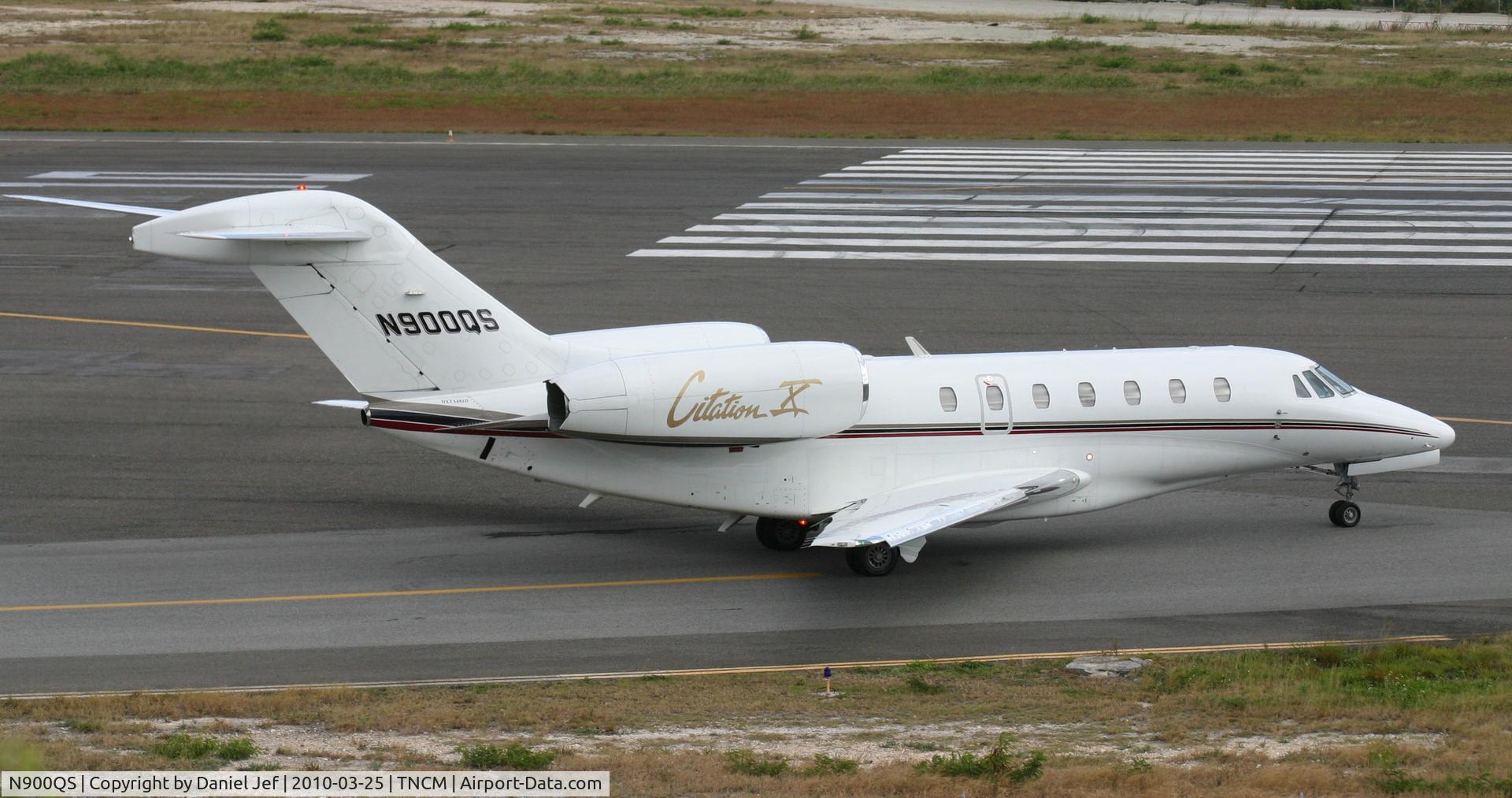 N900QS, 2000 Cessna 750 Citation X Citation X C/N 750-0123, N900QS taxing to take off runway 10 TNCM