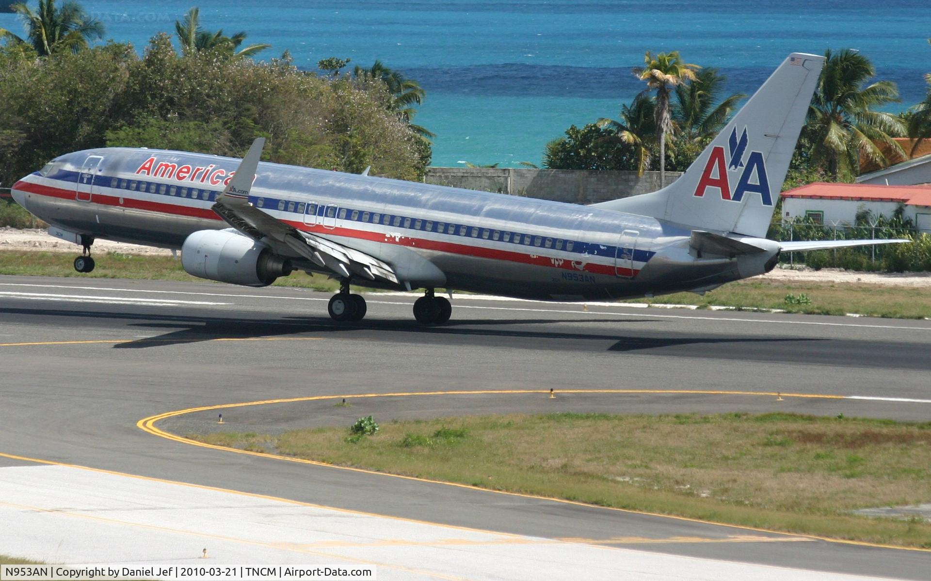 N953AN, 2001 Boeing 737-823 C/N 29539, American N953AN landing at TNCM