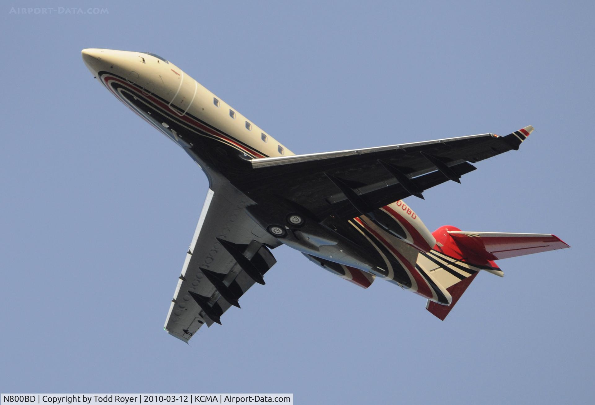 N800BD, 2009 Bombardier Challenger 300 (BD-100-1A10) C/N 20270, From the backyard