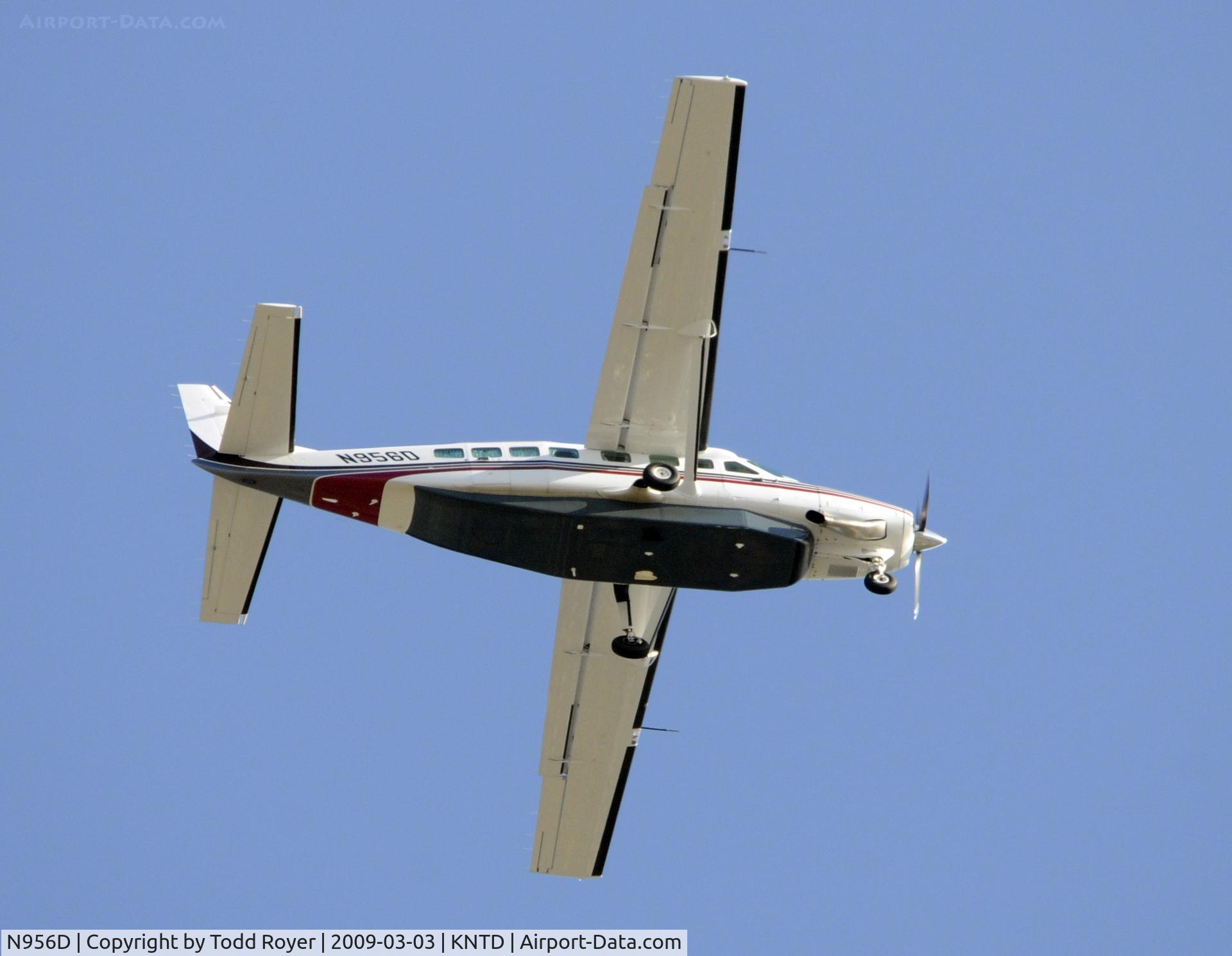 N956D, 2004 Cessna 208B C/N 208B1056, From the backyard