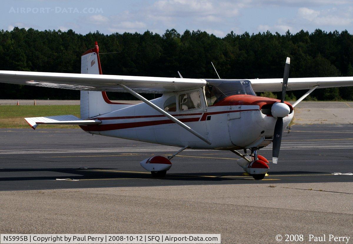 N5995B, 1956 Cessna 182A Skylane C/N 33995, Dropped in to Suffolk for a visit