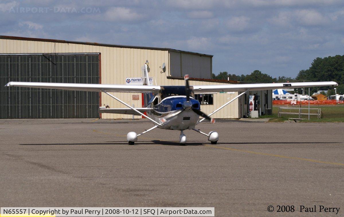 N65557, 2004 Cessna 182T Skylane C/N 18281456, Taxiing my way
