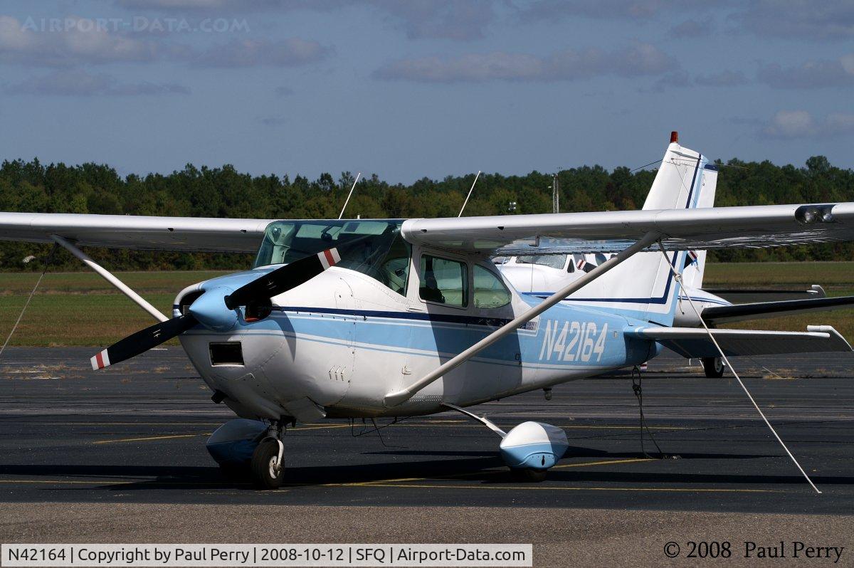 N42164, 1968 Cessna 182L Skylane C/N 18258882, Pretty on the ramp