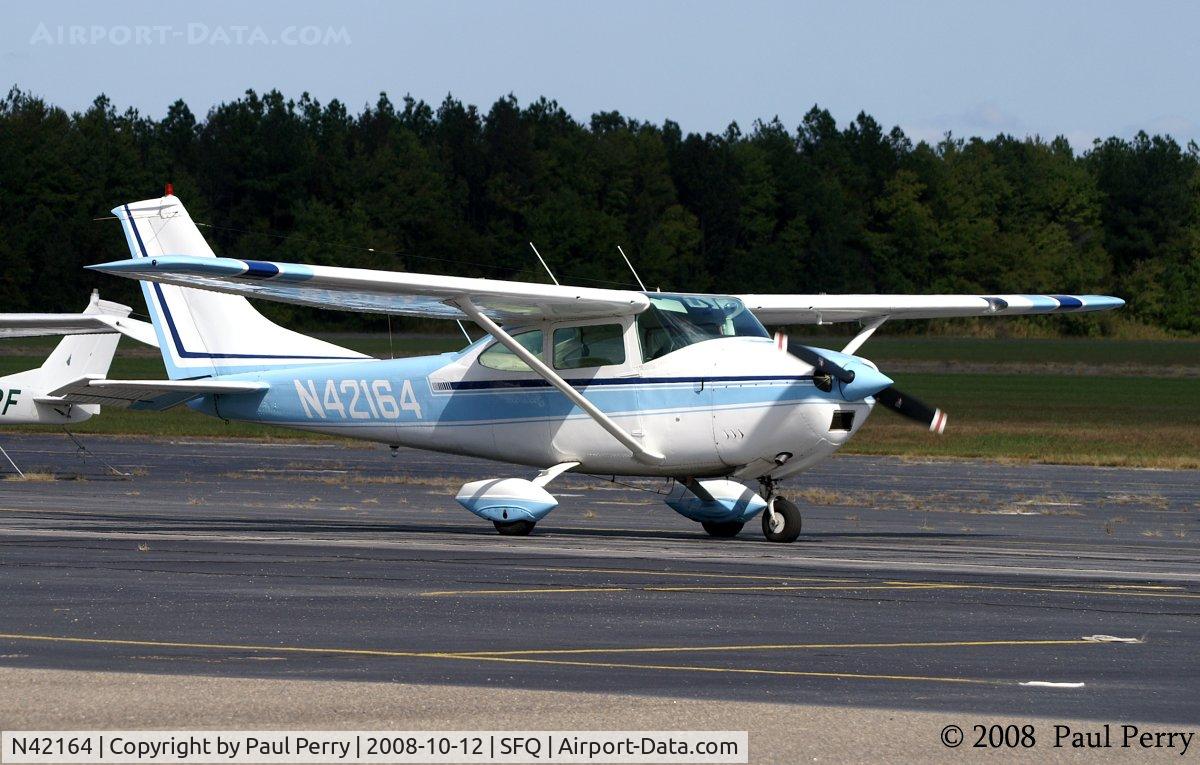 N42164, 1968 Cessna 182L Skylane C/N 18258882, Taxiing out