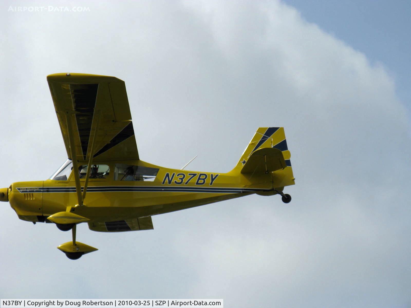 N37BY, 2004 American Champion 8KCAB Super Decathlon C/N 951-2004, 2004 American Champion 8KCAB SUPER DECATHLON, Lycoming AEIO-360 180 Hp, on final Rwy 22