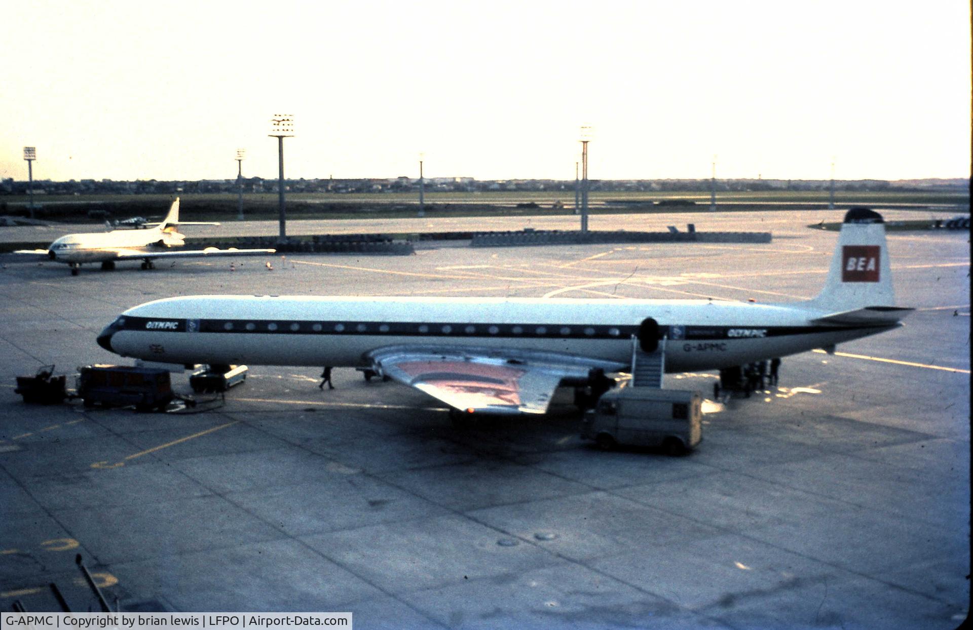 G-APMC, 1959 De Havilland DH.106 Comet 4B C/N 6423, comet at orly