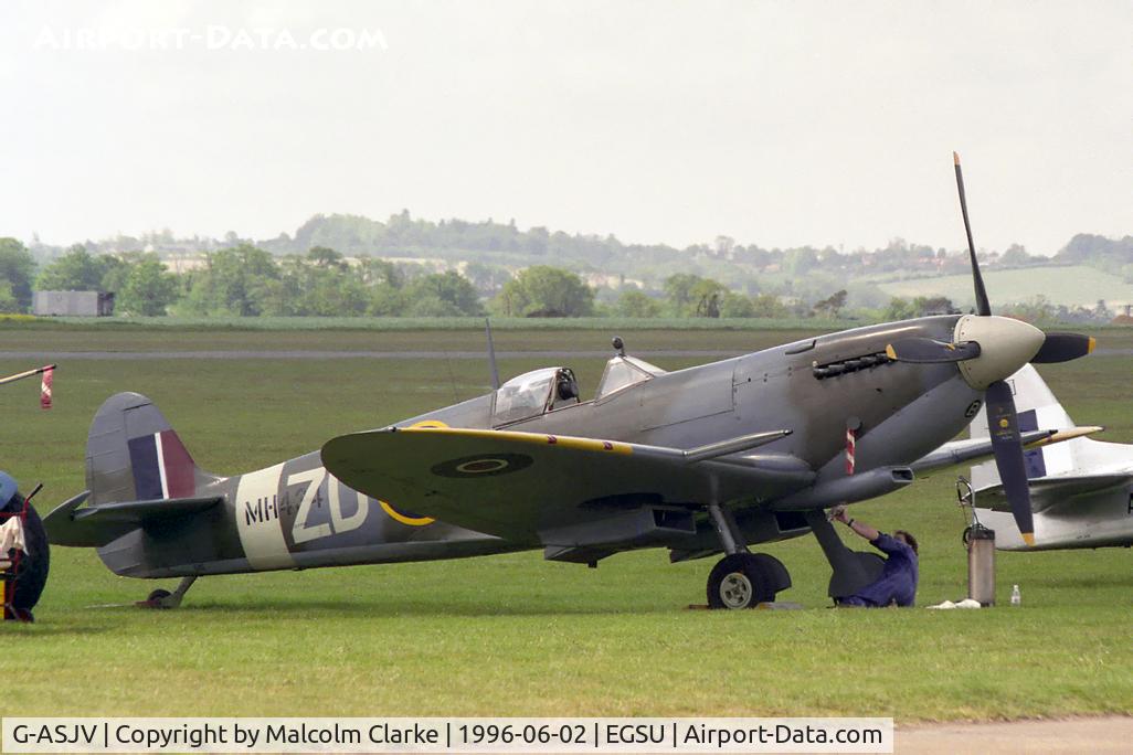 G-ASJV, 1943 Supermarine 361 Spitfire LF.IXb C/N CBAF.IX.552, Supermarine 361 Spitfire LF9B. At Duxfords Classic Jet & Fighter Display in 1996.