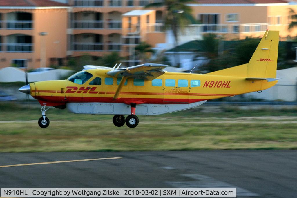 N910HL, 2004 Cessna 208B Grand Caravan C/N 208B1080, visitor