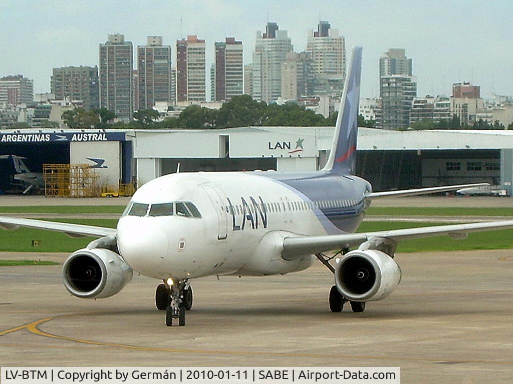LV-BTM, 2001 Airbus A320-233 C/N 1548, just landed