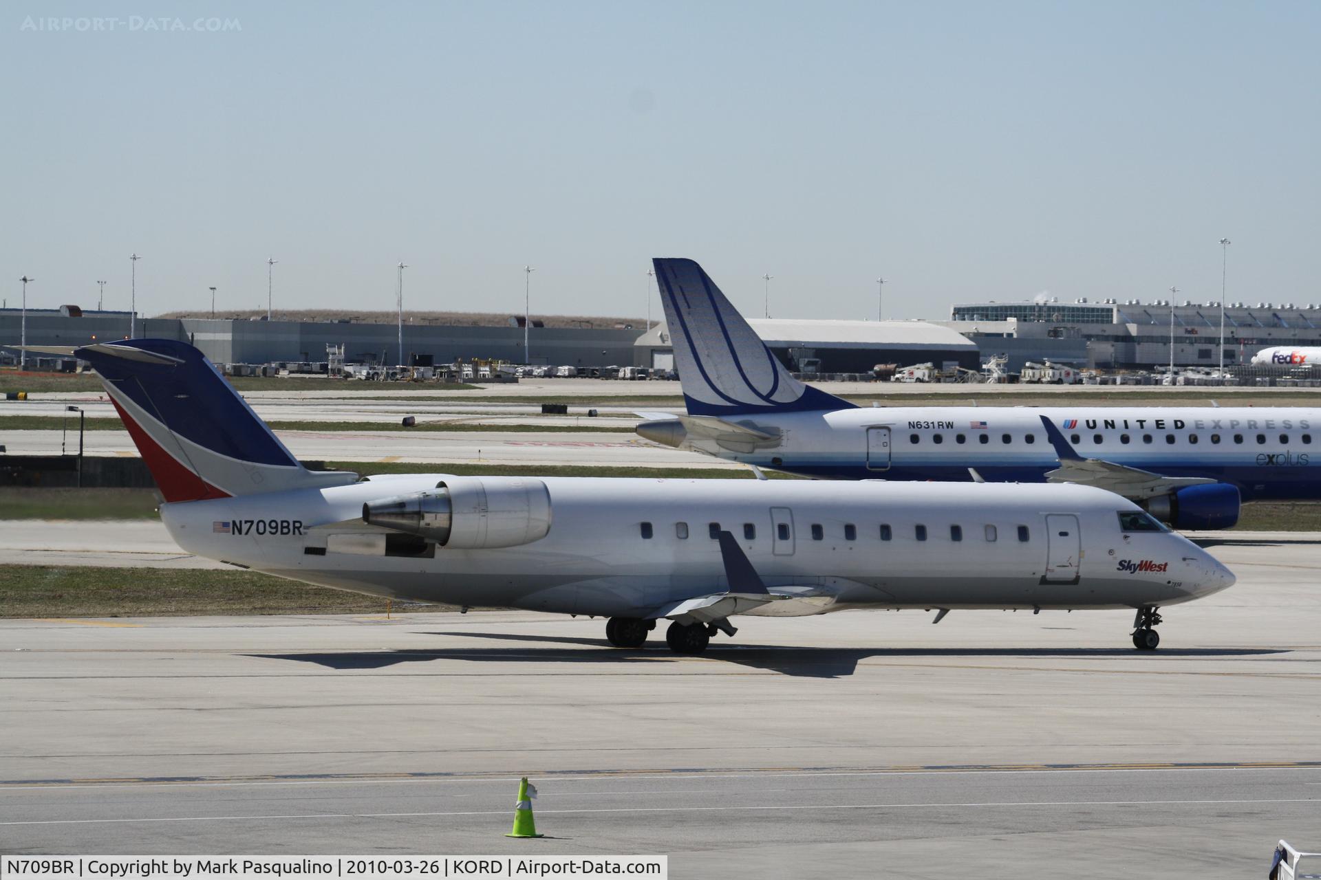 N709BR, 2003 Bombardier CRJ-200ER (CL-600-2B19) C/N 7850, CL-600-2B19