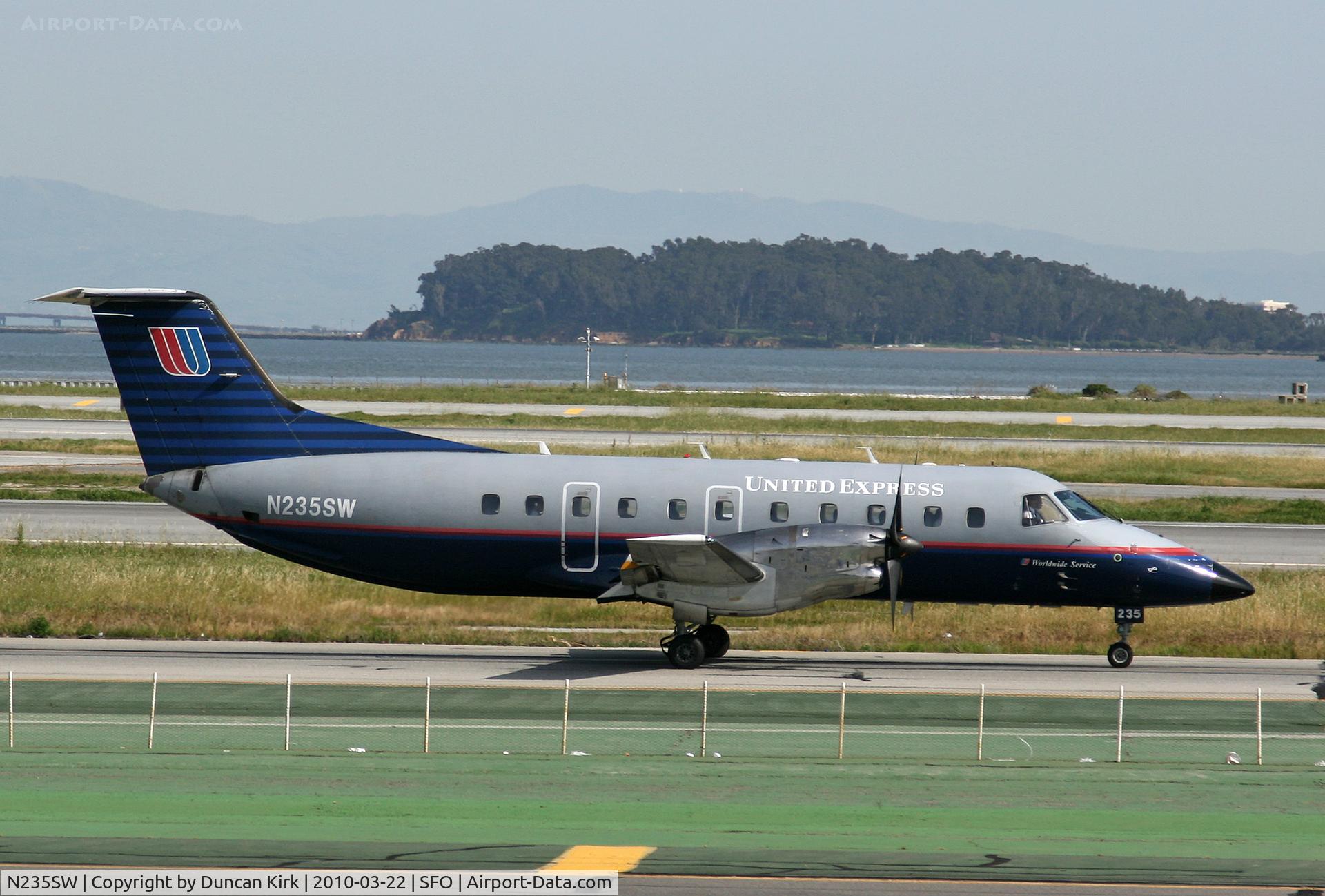 N235SW, Embraer EMB-120ER Brasilia C/N 120310, Another Embraer wearing old colors