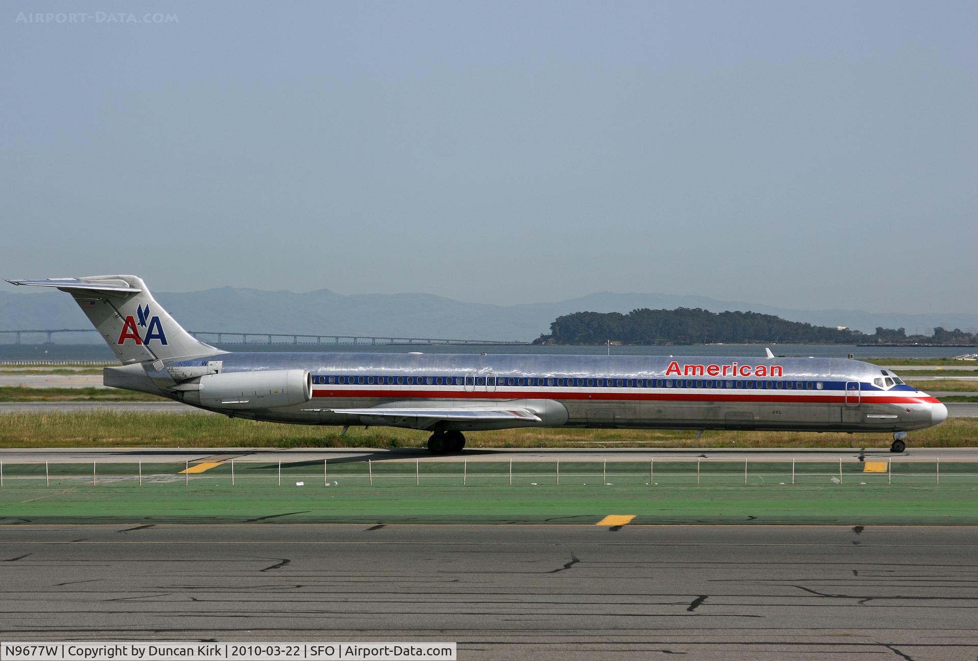 N9677W, 1999 McDonnell Douglas MD-83 (DC-9-83) C/N 53627, Looks like the registration could use some help!