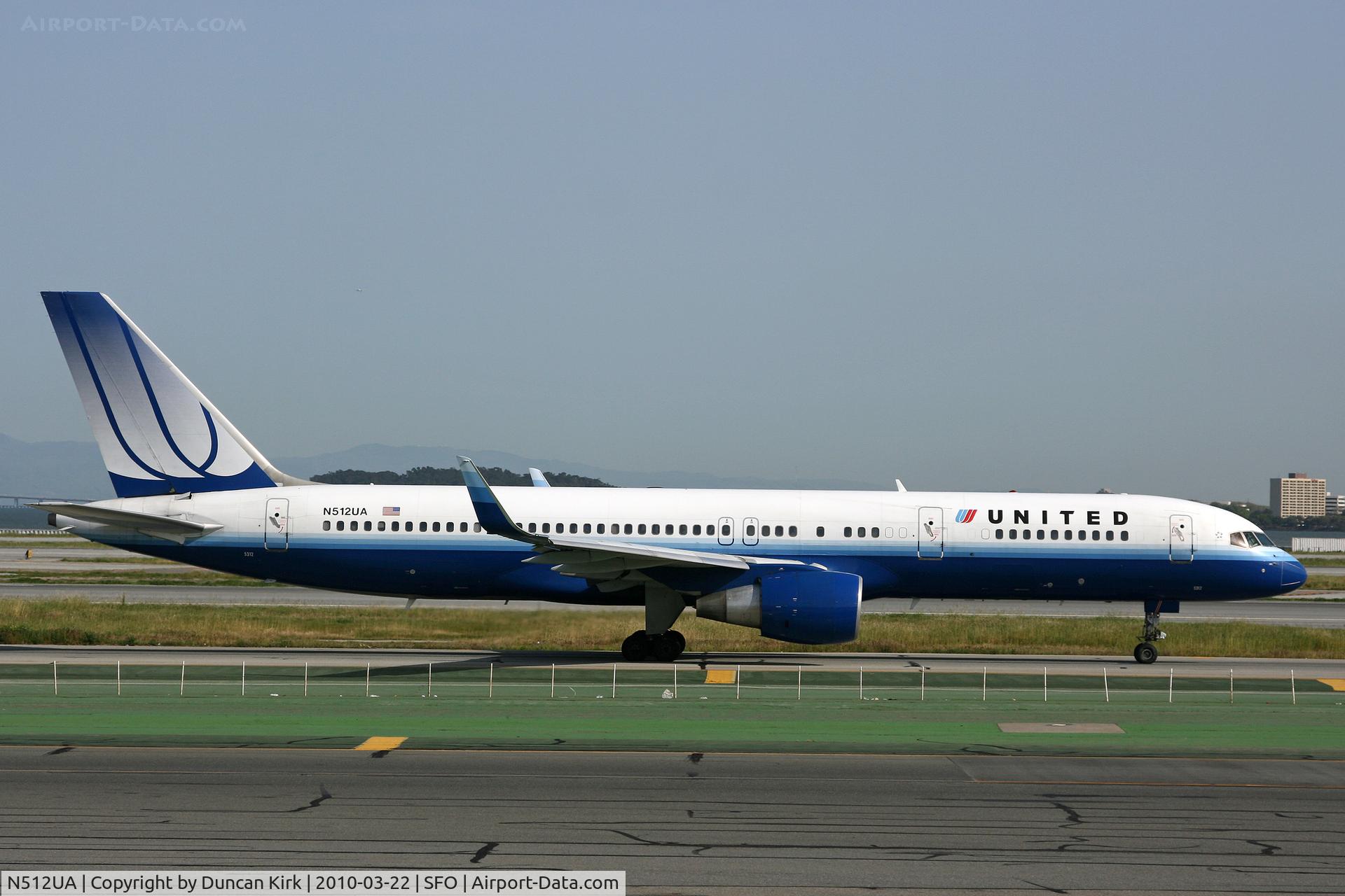 N512UA, 1990 Boeing 757-222 C/N 24809, Adorned with wingtips