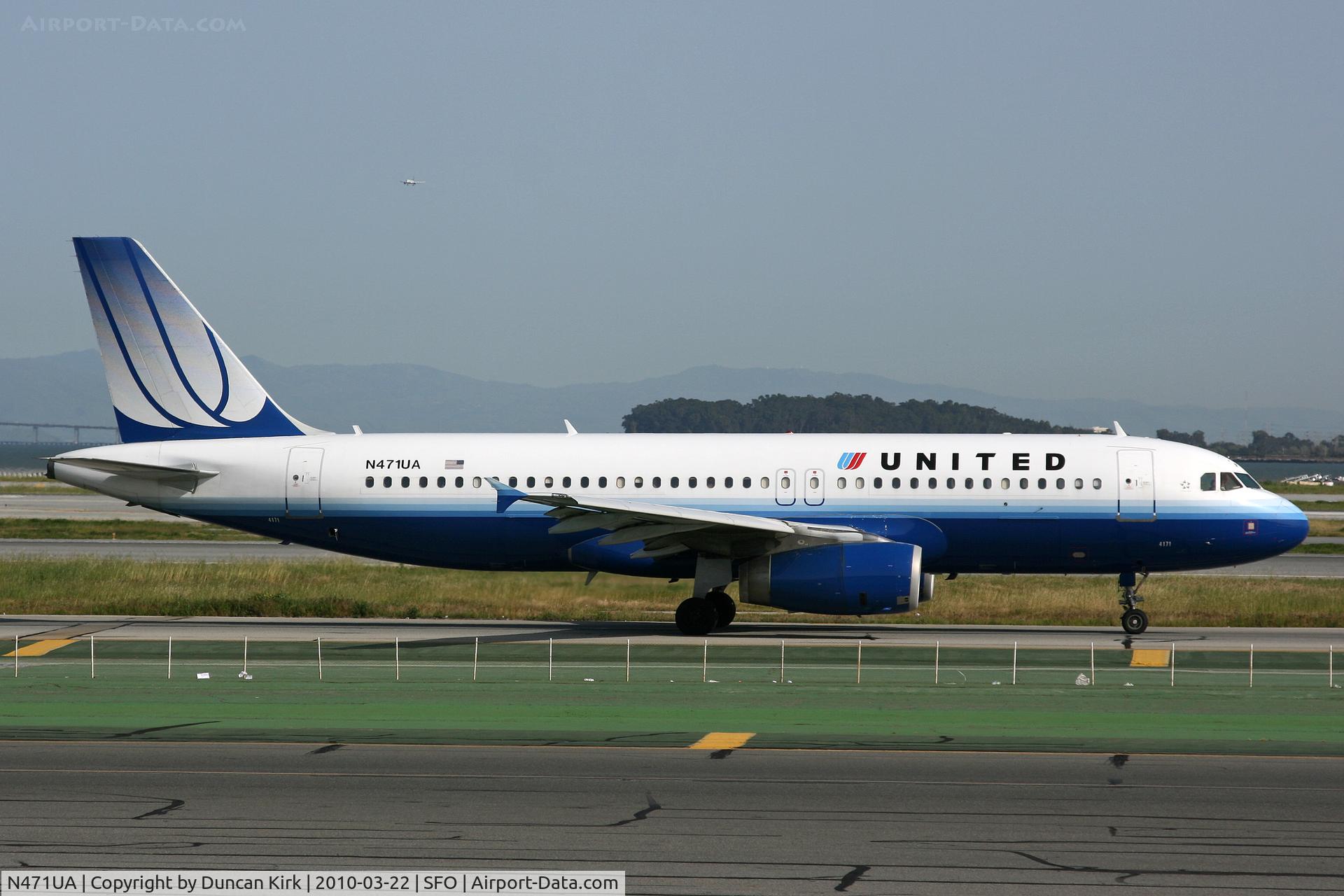 N471UA, 2001 Airbus A320-232 C/N 1432, Another UA Bus departure