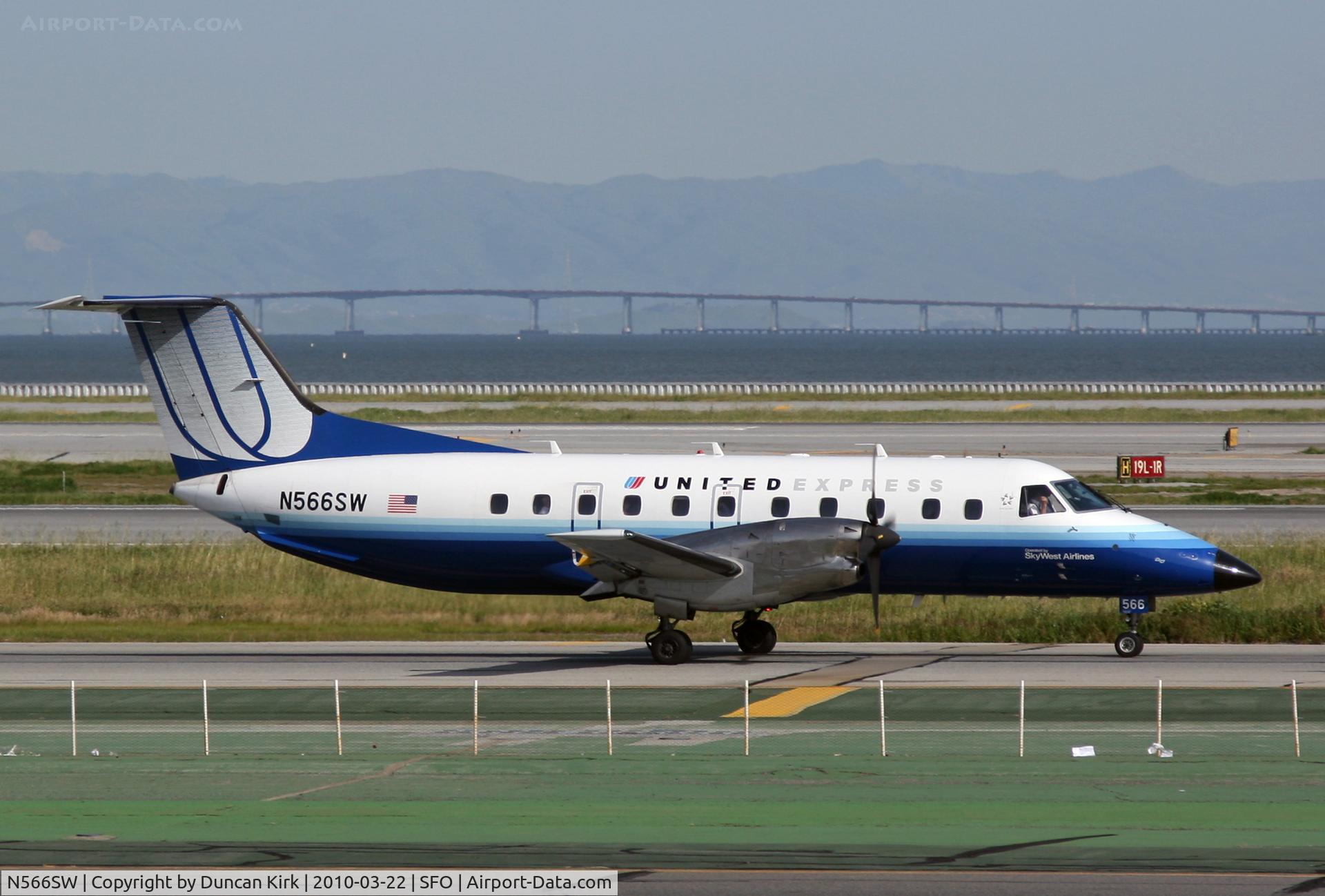 N566SW, 1998 Embraer EMB-120ER Brasilia C/N 120341, Looking sharp!