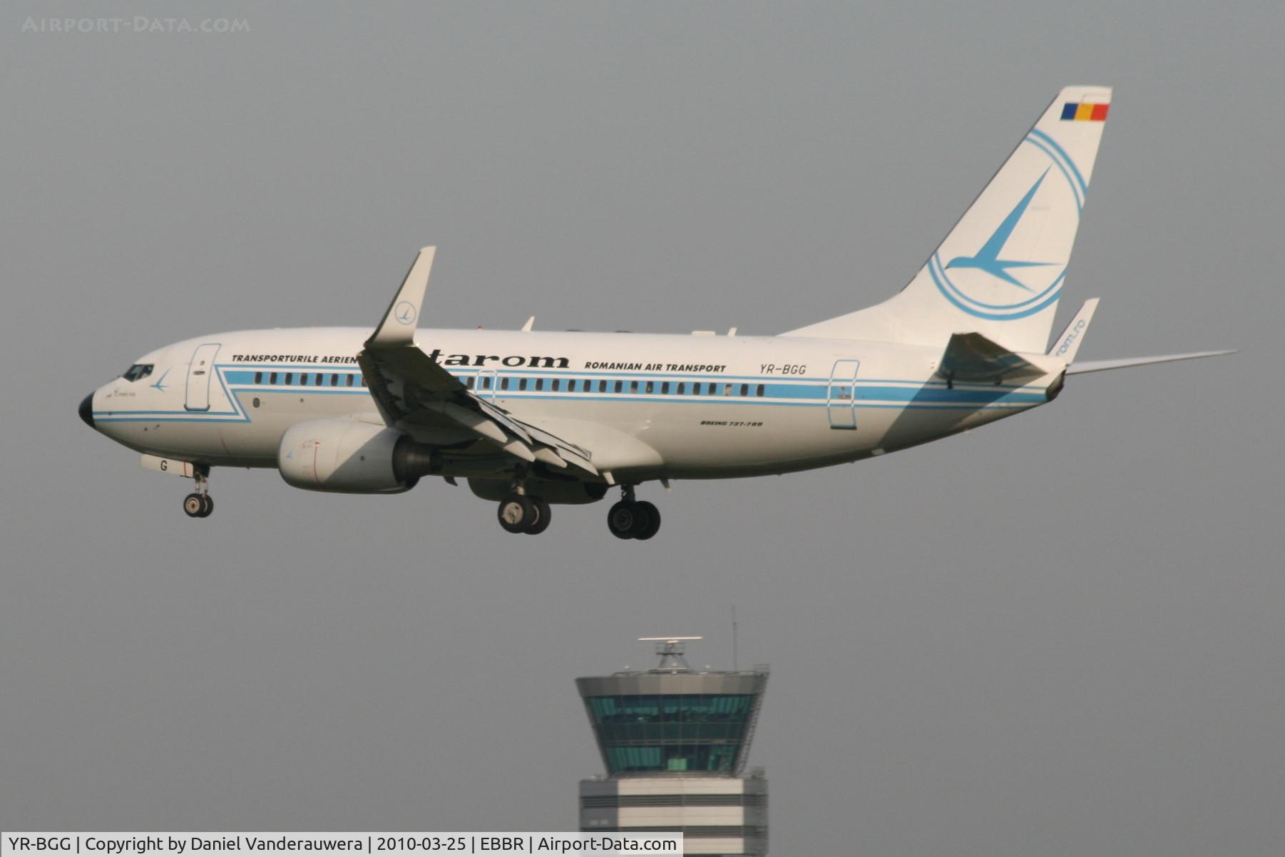 YR-BGG, 2001 Boeing 737-78J C/N 28442, Arrival of flight RO371 to RWY 25L