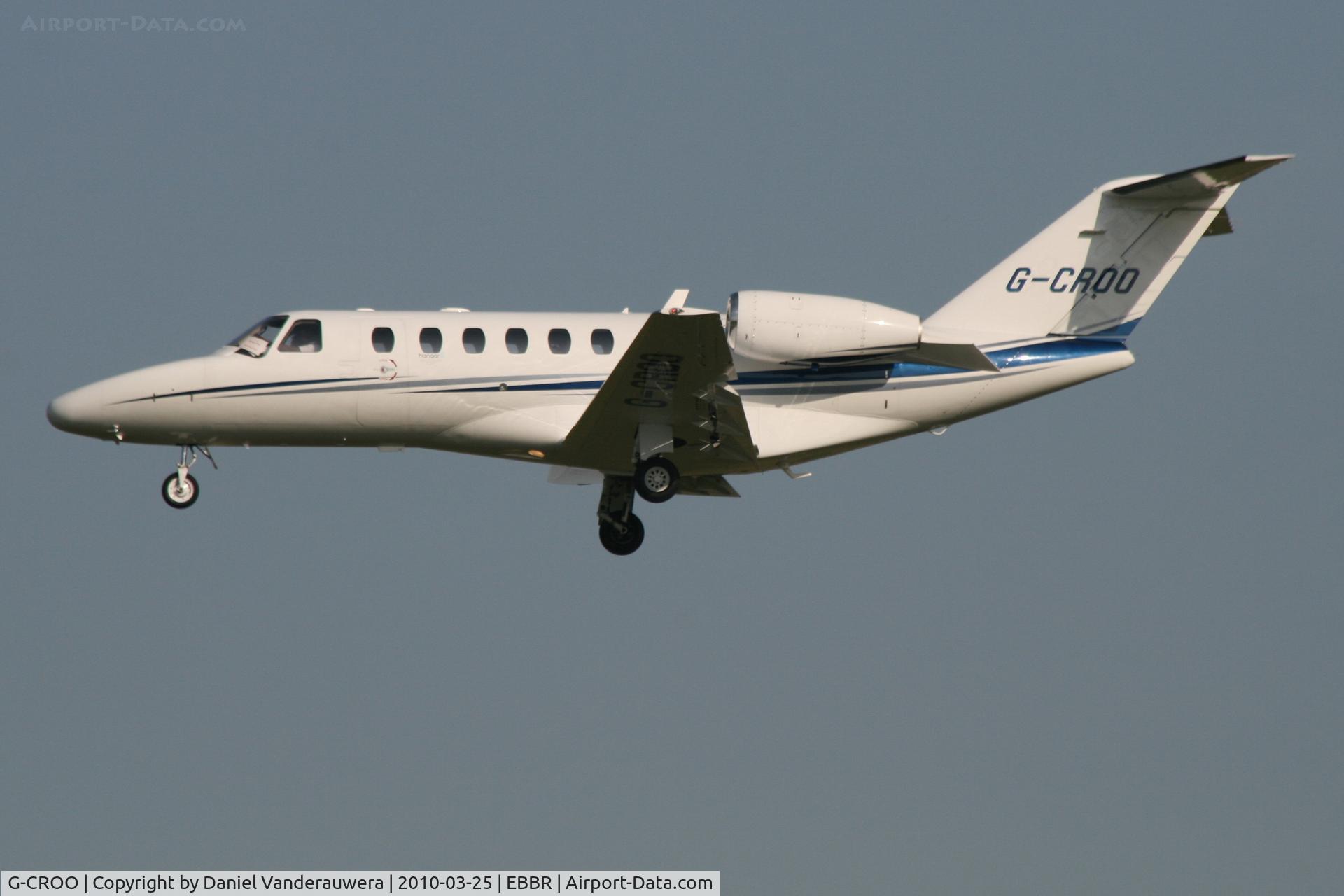 G-CROO, 2008 Cessna 525A CitationJet CJ2+ C/N 525A-0388, Descending to RWY 25L