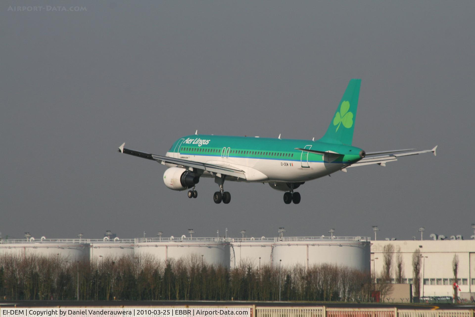 EI-DEM, 2005 Airbus A320-214 C/N 2411, Flight EI630 is descending to RWY 25L