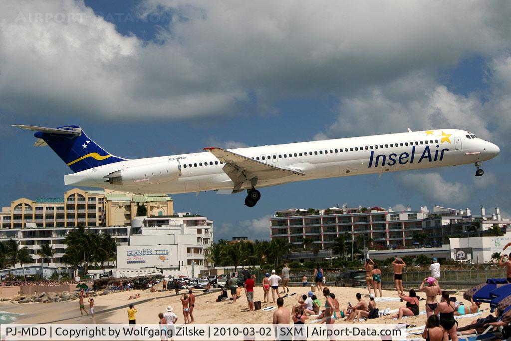 PJ-MDD, 1990 McDonnell Douglas MD-82 (DC-9-82) C/N 49972, visitor